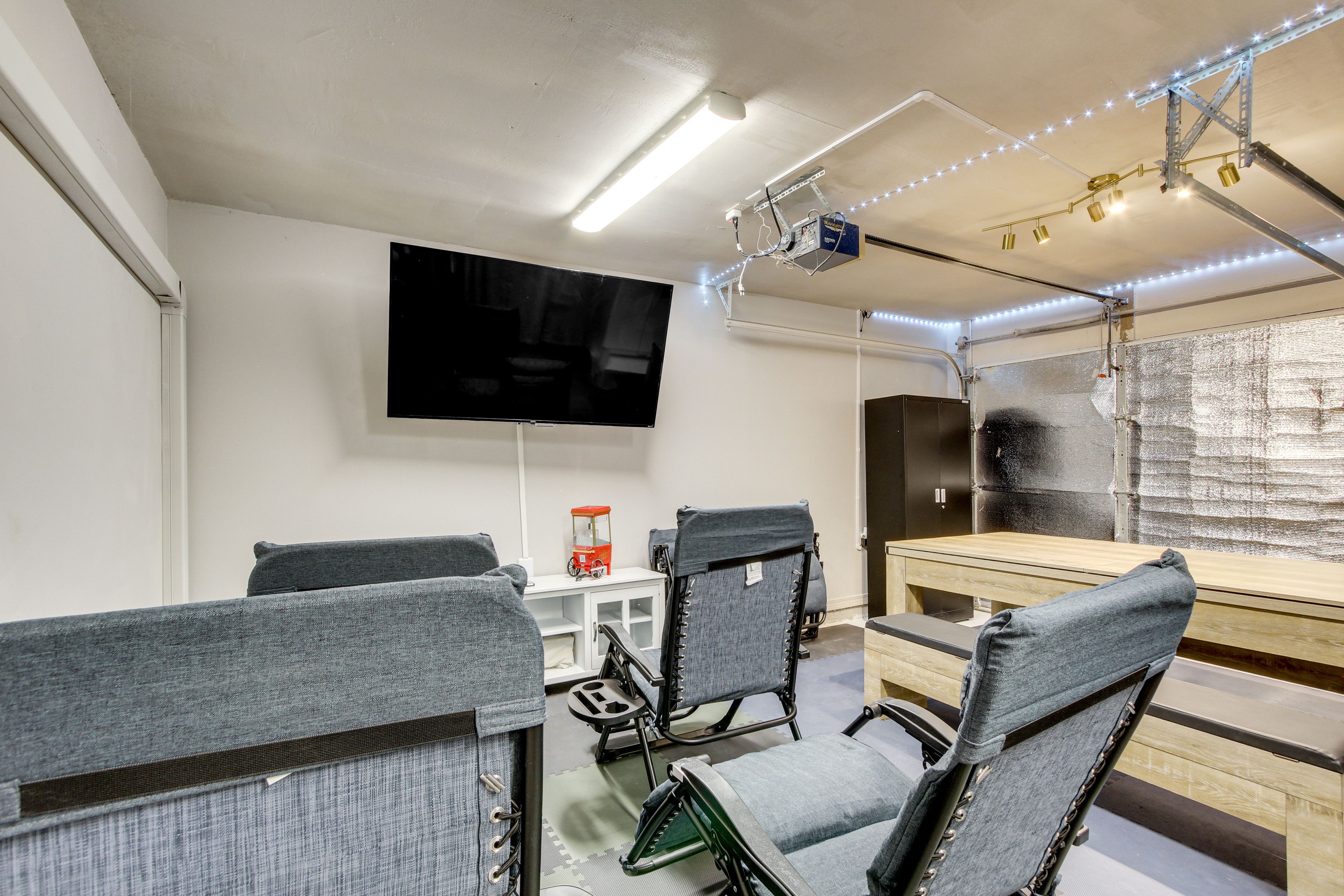Media Room | Smart TV | Convertible Pool/Ping-Pong Table | 1st Floor