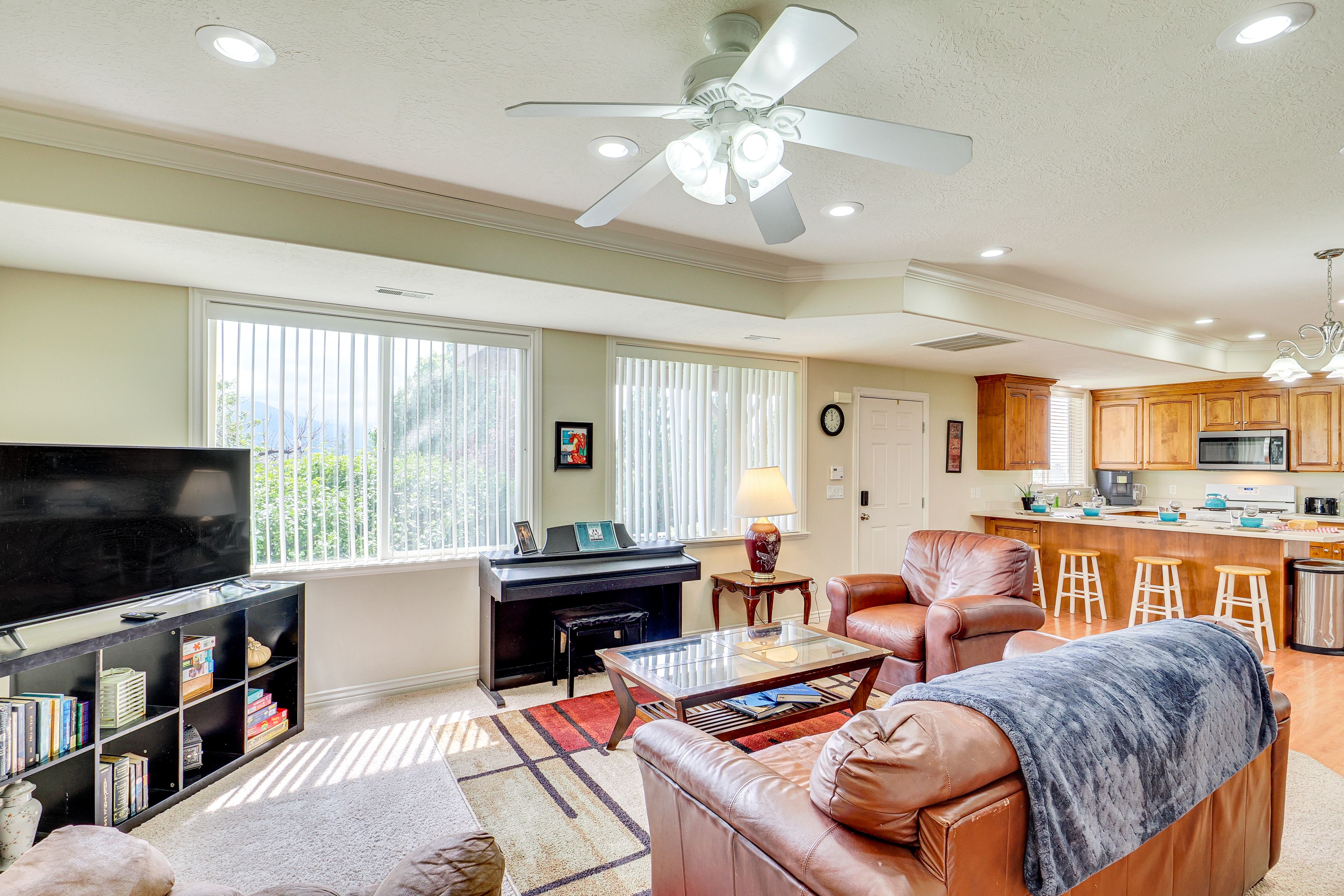 Living Room | Piano | Smart TV | Central A/C & Heating