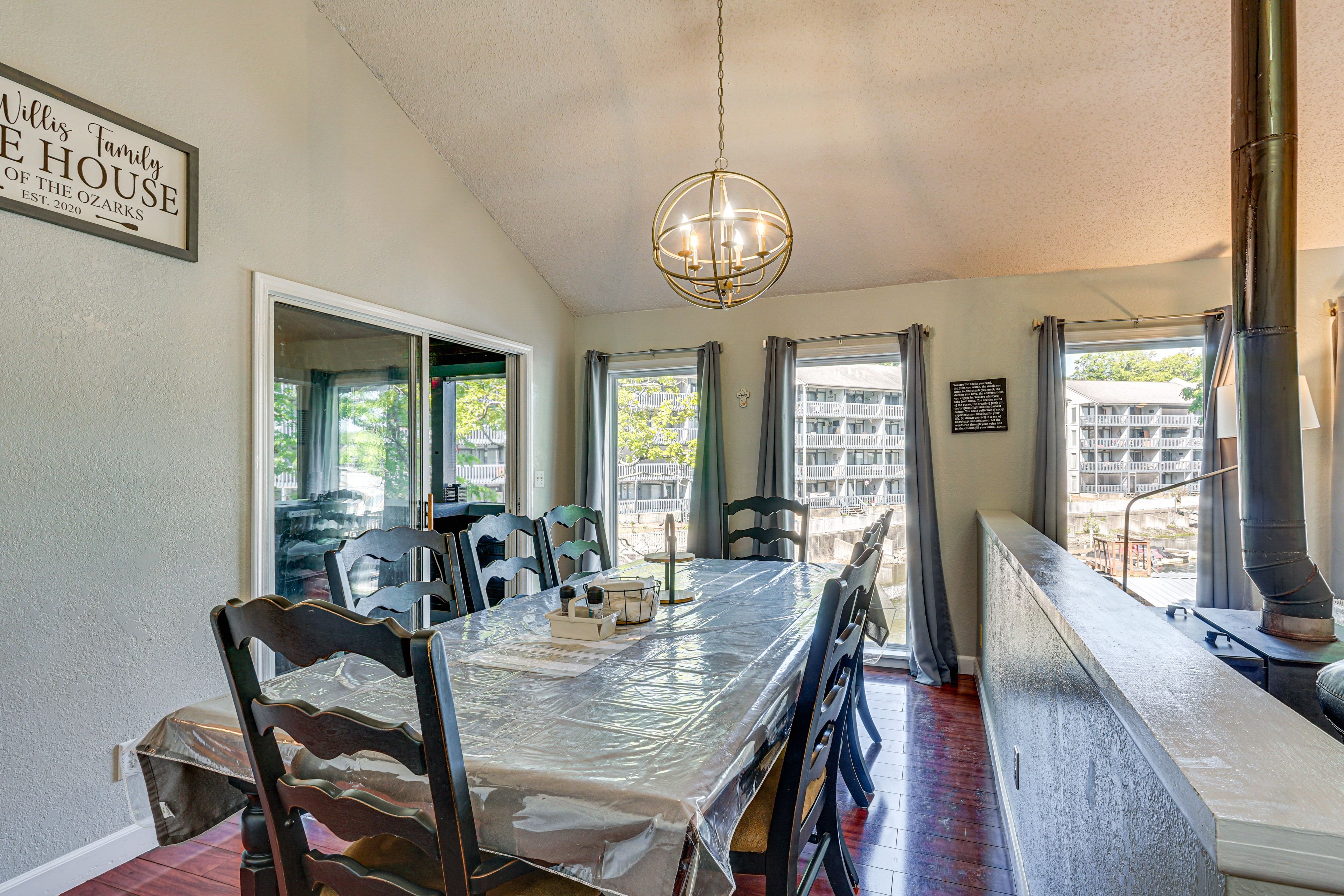 Dining Area | Main Level