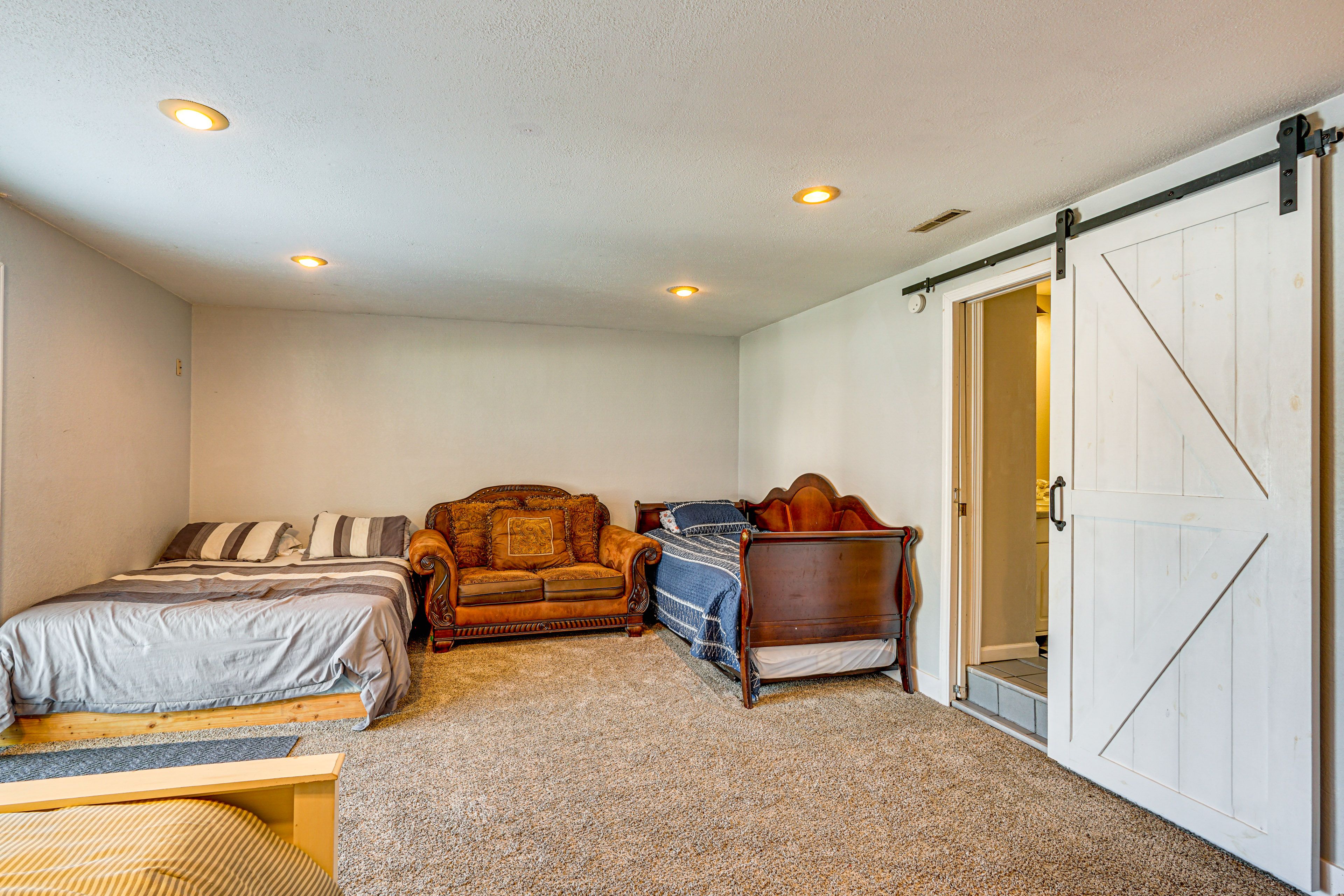 Bedroom 4 | Lower Level | Queen Bed | Full Bed | Twin Daybed w/ Twin Trundle