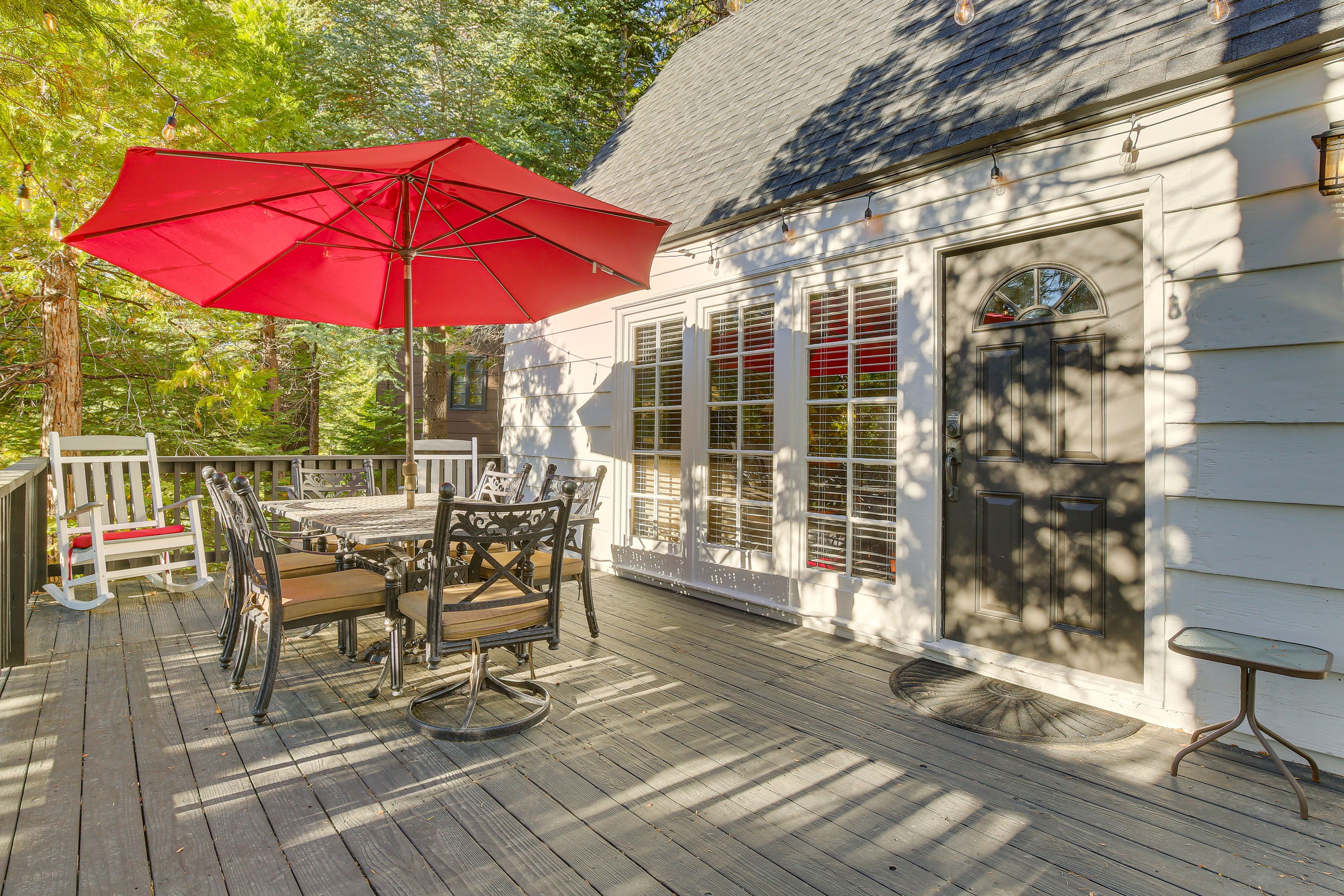 Lake Arrowhead Vacation Rental | 3BR | 1.5BA | 1,109 Sq Ft | Stairs Required