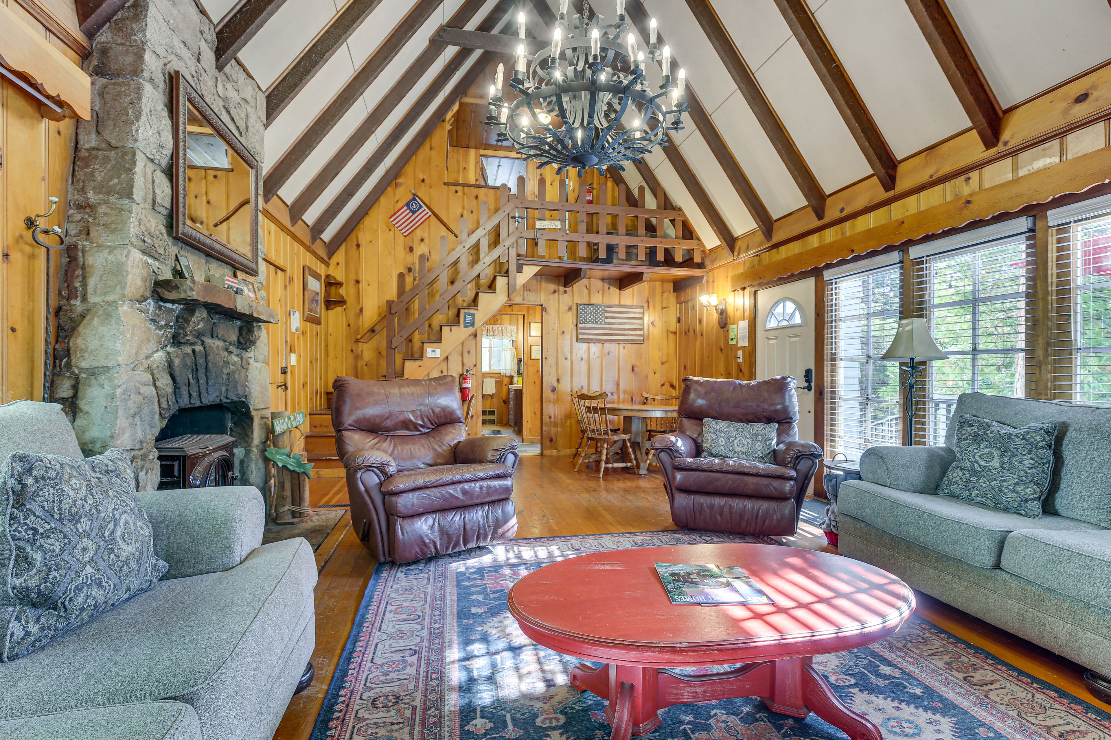 Living Room | Electric Fireplace | Smart TV | Board Games