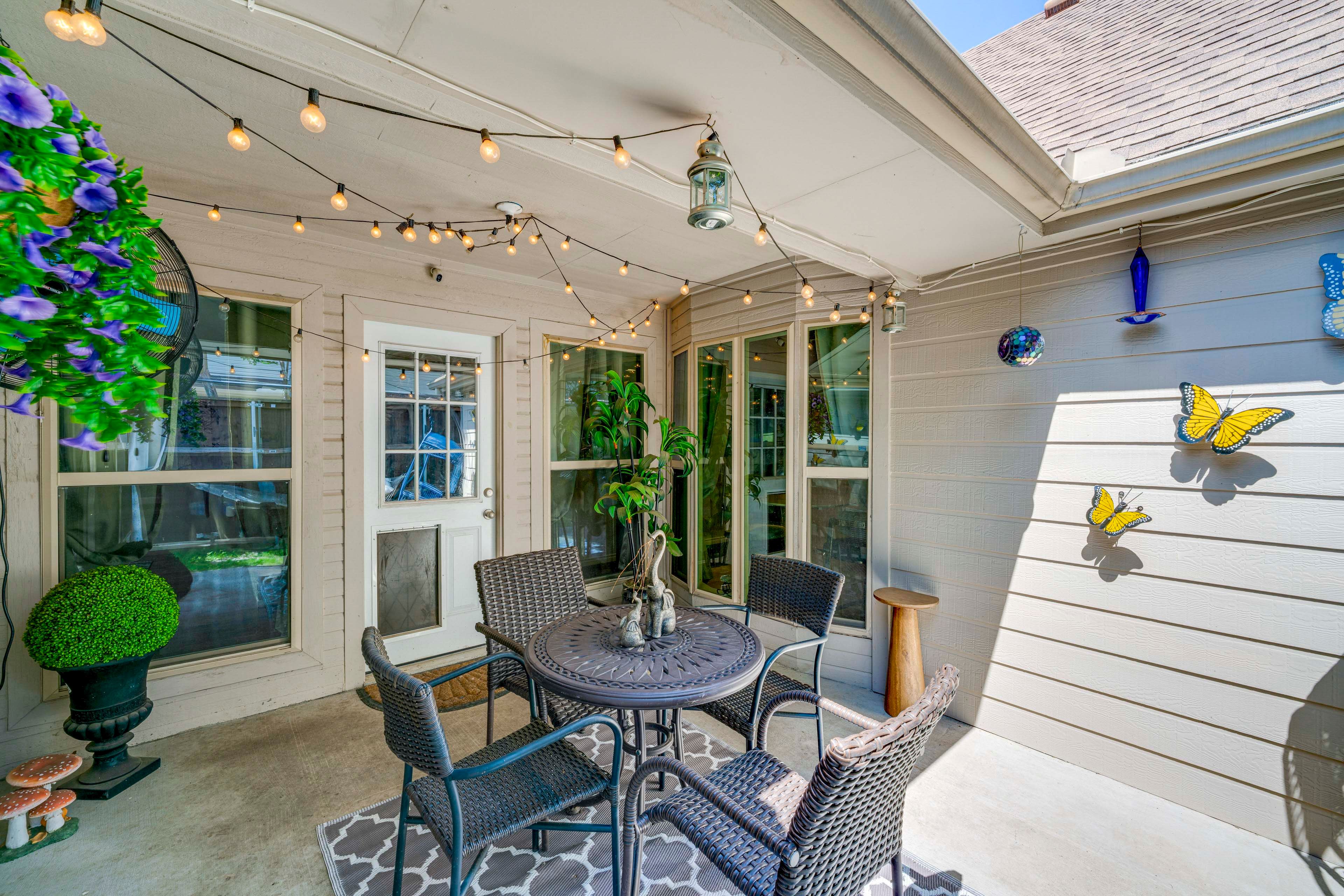 Private Patio | Self Check-In | 7 Mi to Galleria Dallas