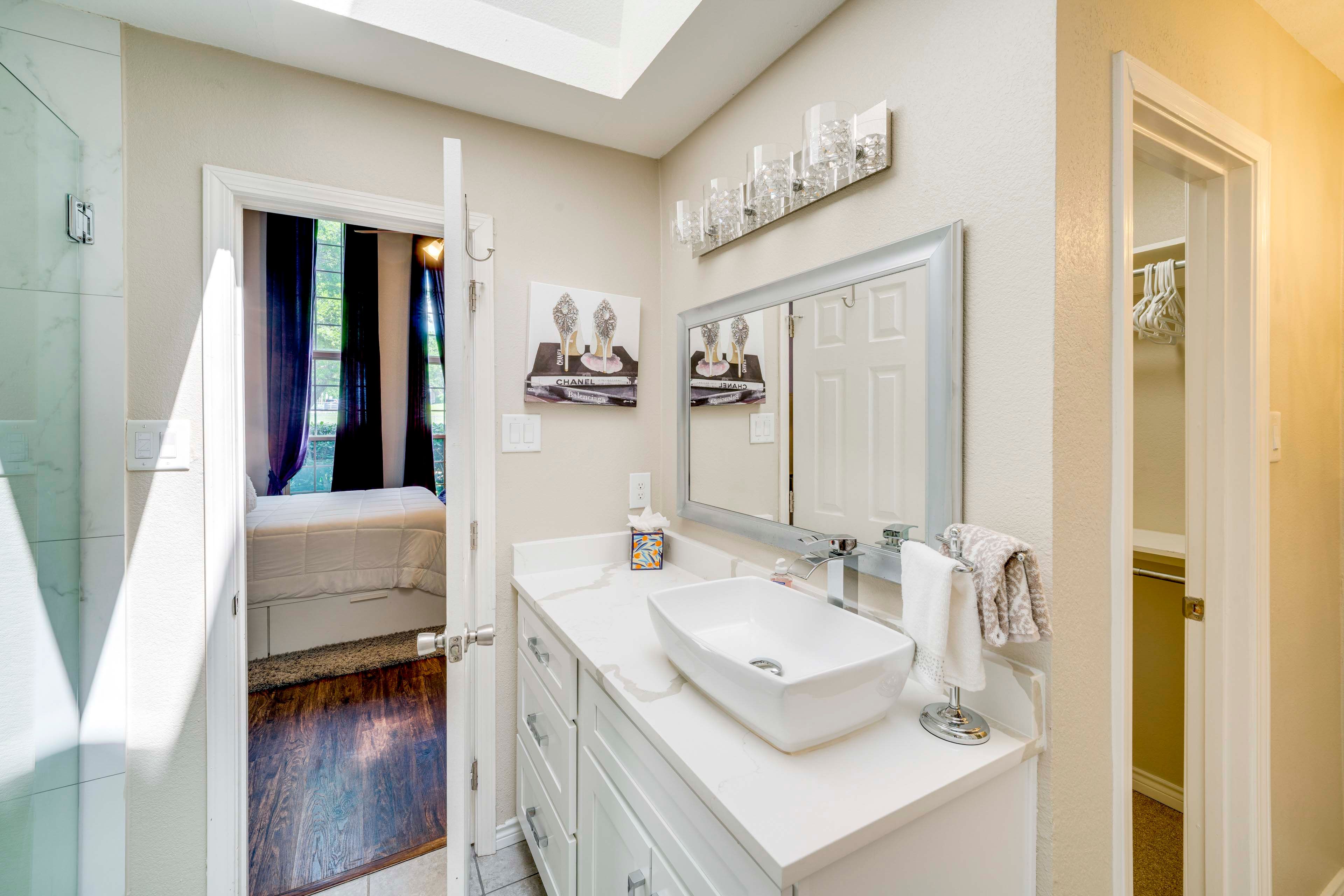 En-Suite Bathroom | Walk-In Closet | Towels Provided