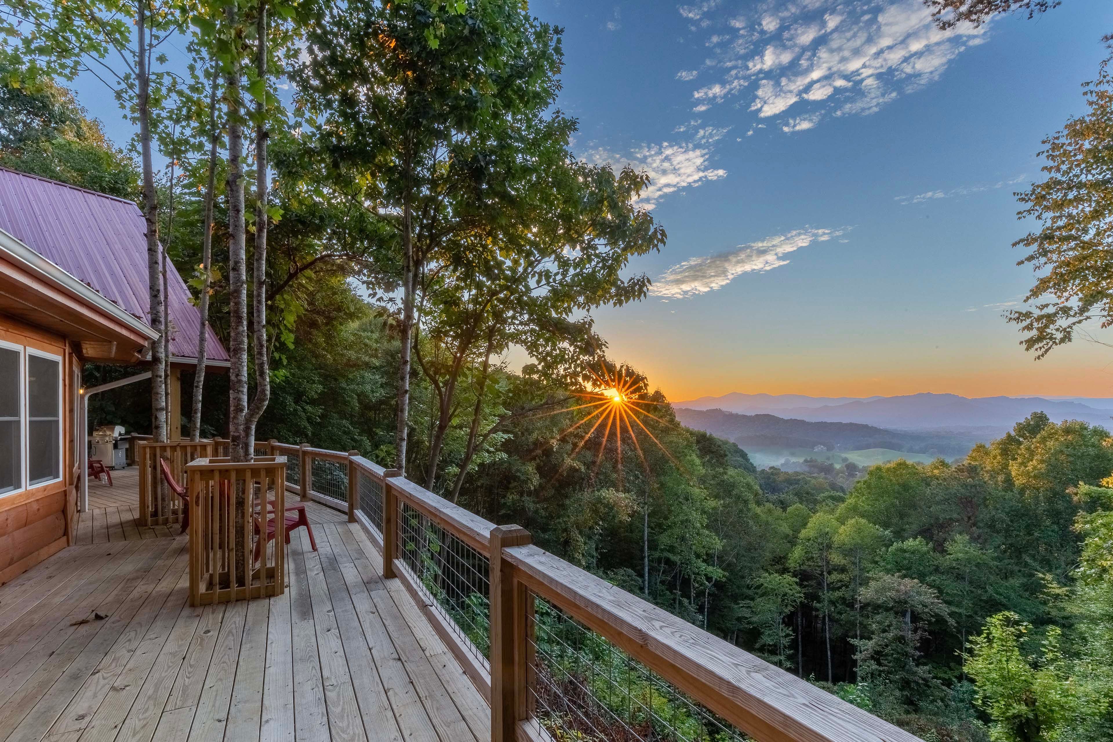 Viewing Deck | Gas Fire Pit | Gas Grill | Mountain Views