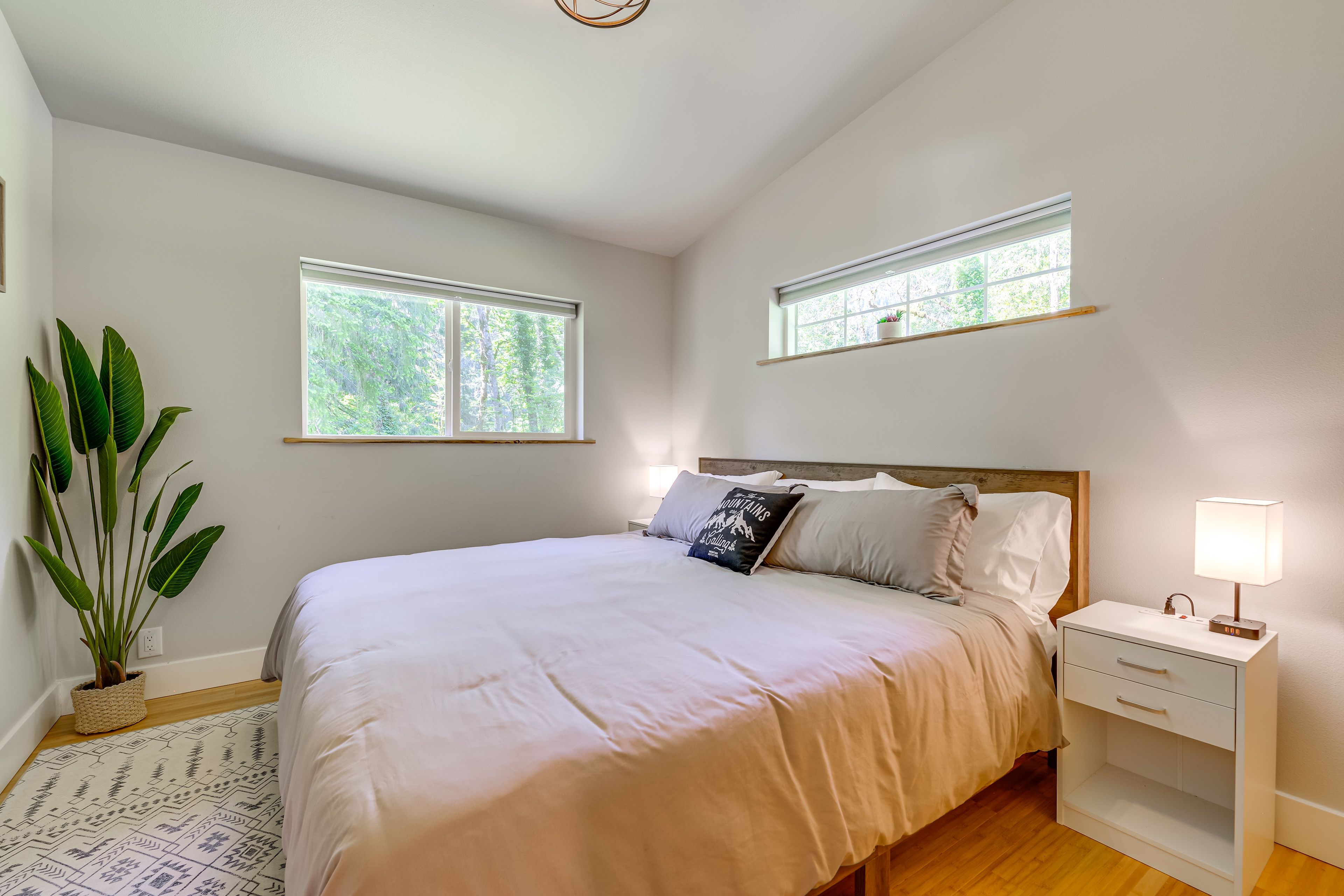 Bedroom | King Bed