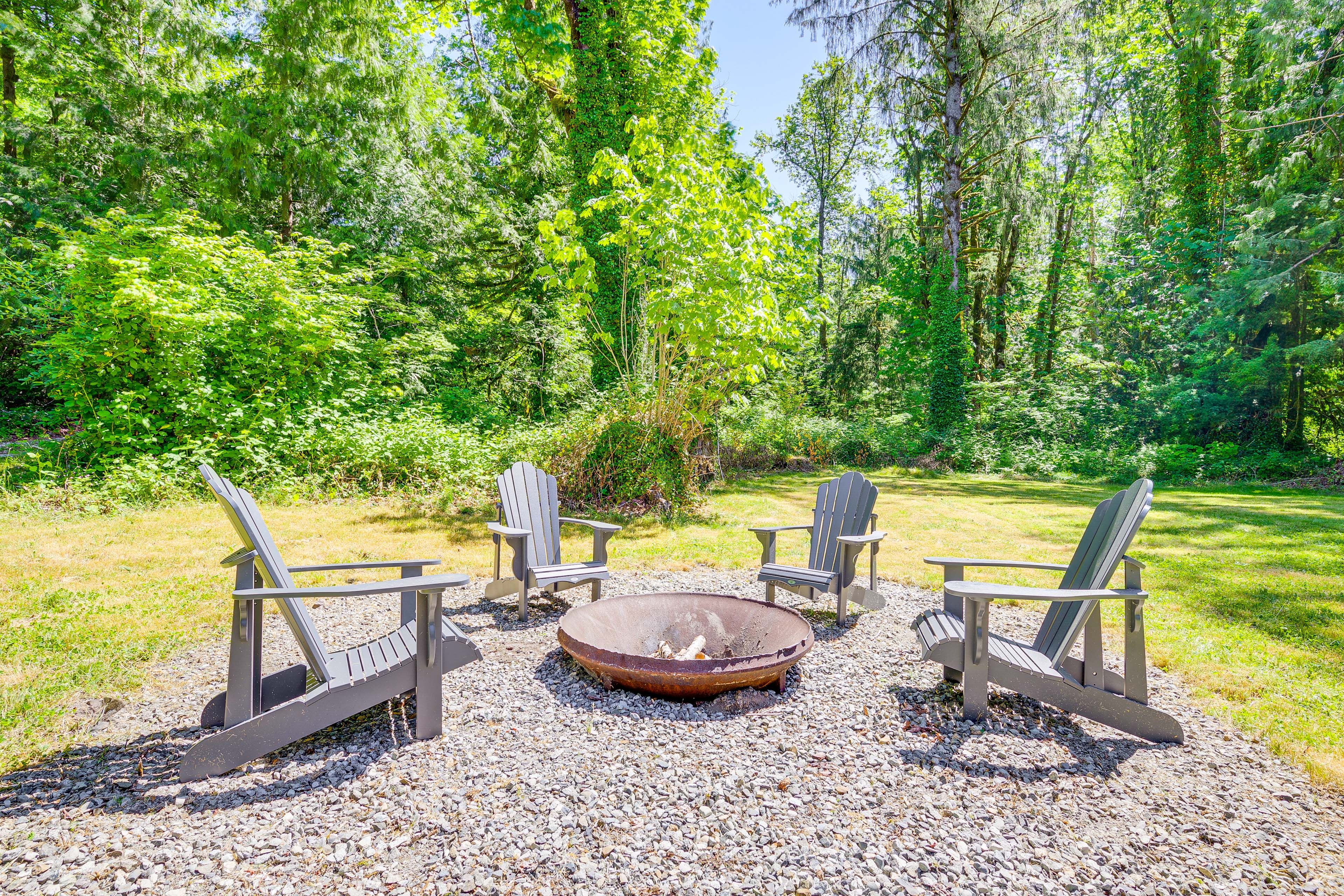 Cabin Exterior | Fire Pit