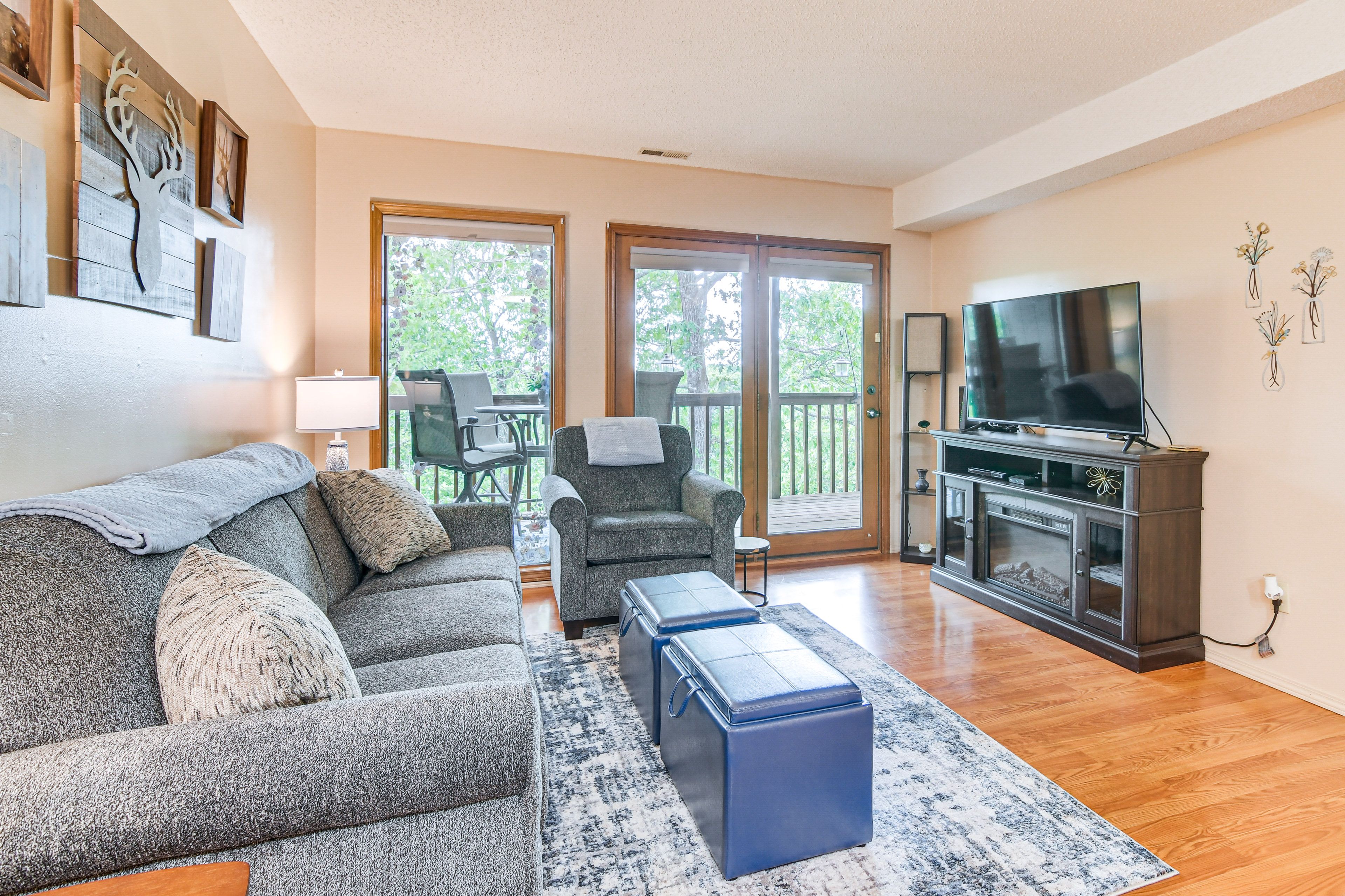 Living Room | Queen Sleeper Sofa | Smart TV | Single-Story Unit