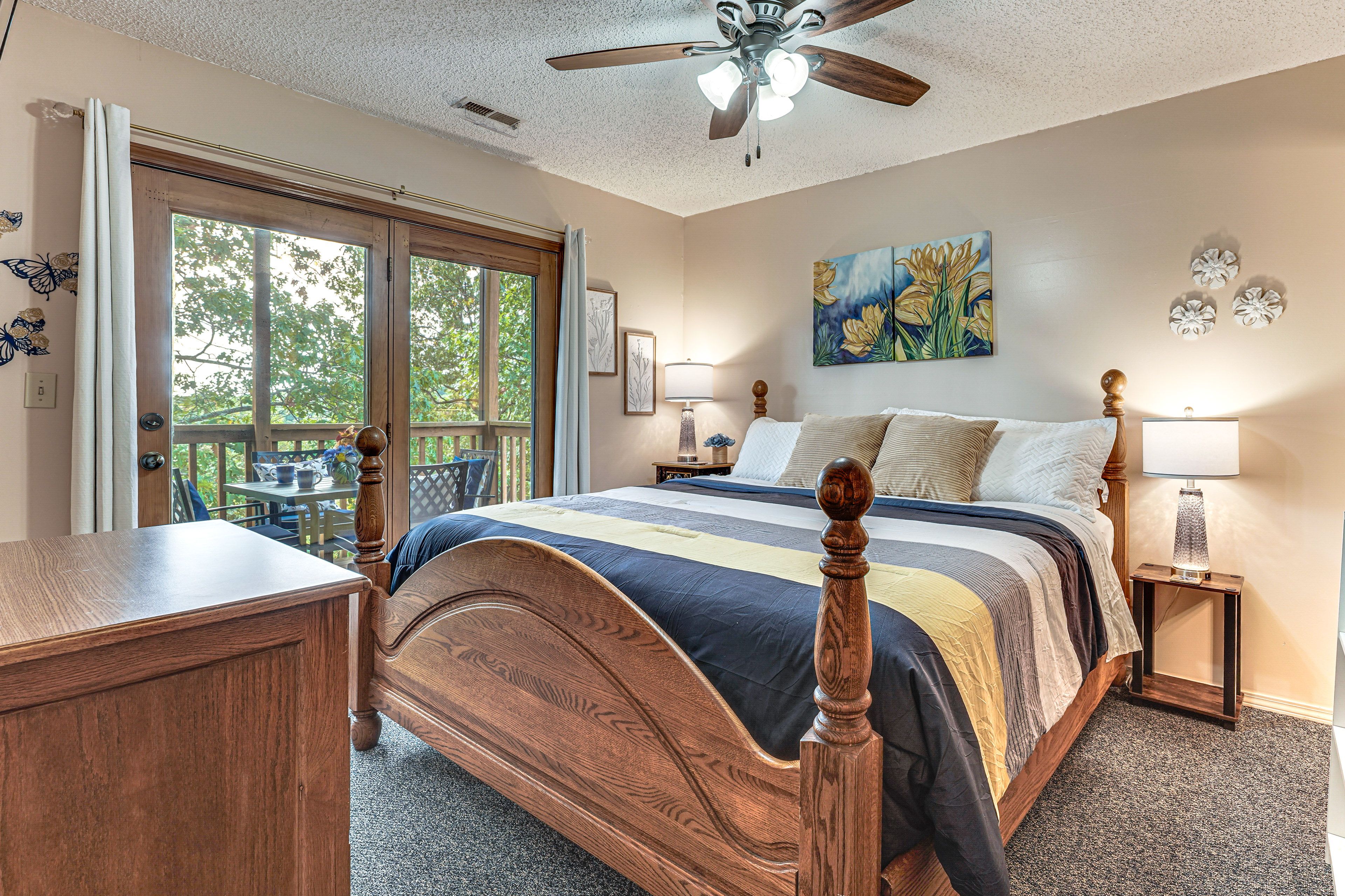 Bedroom 1 | King Bed