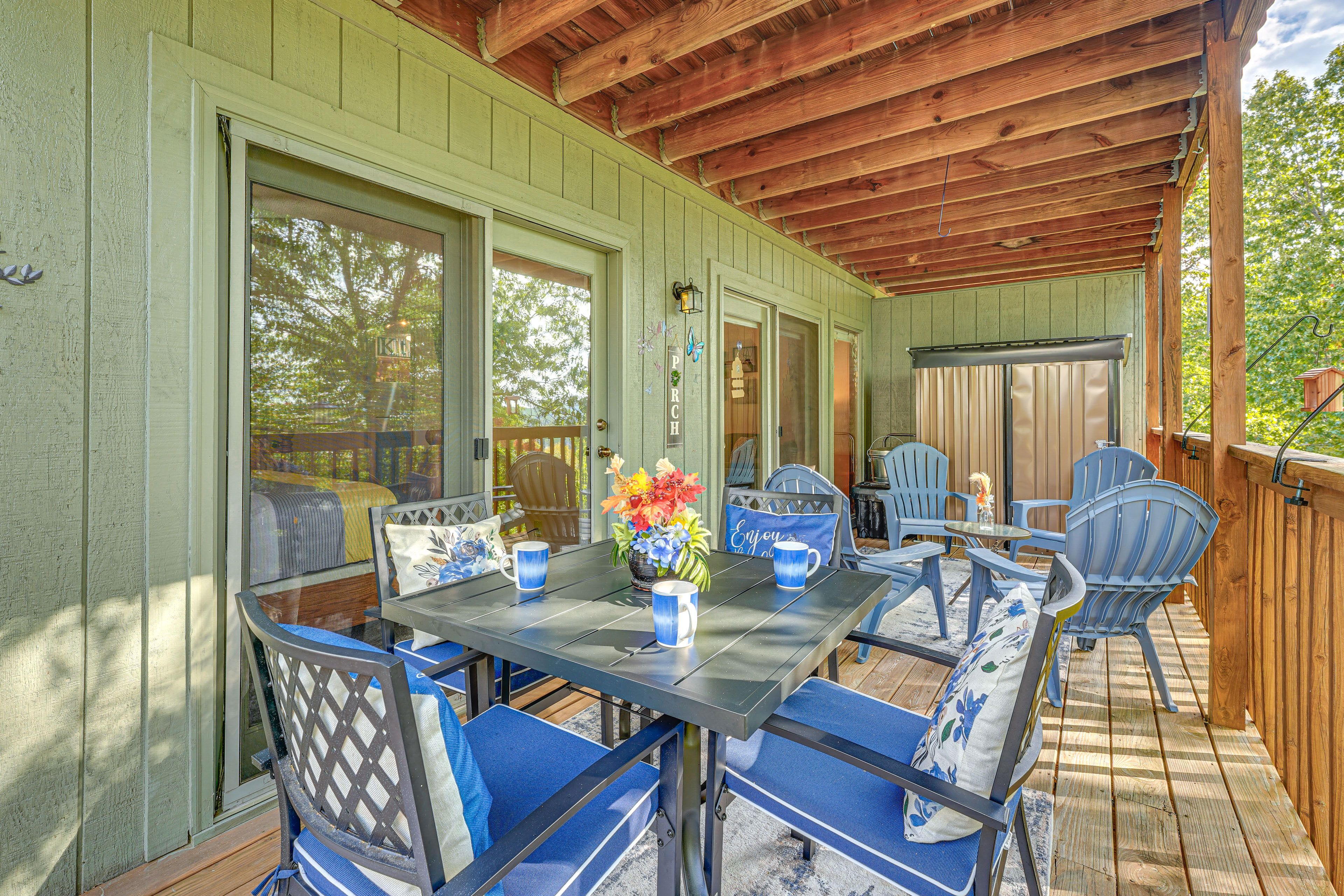 Private Deck | Outdoor Dining Area