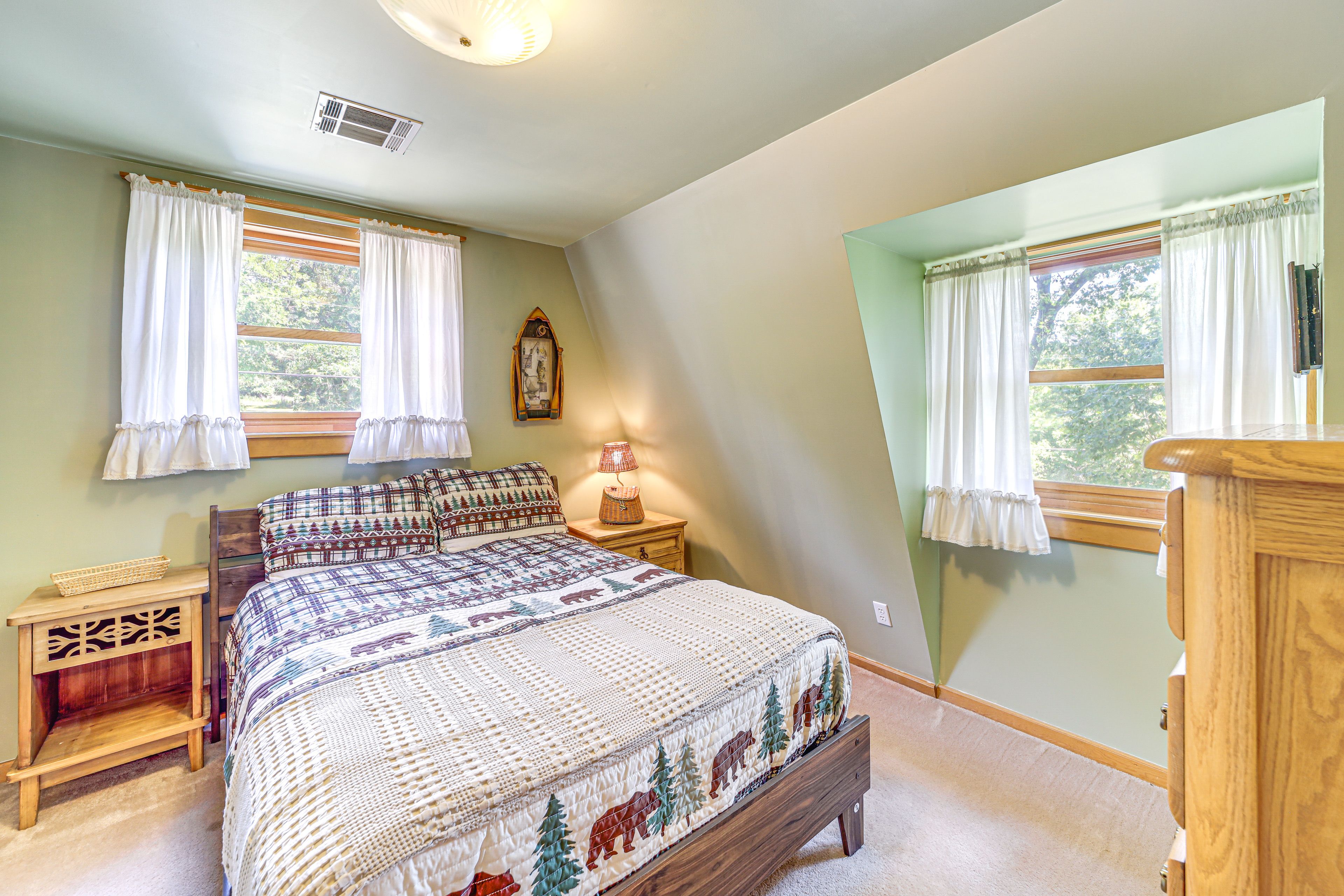 Bedroom 3 | Full Bed | 2nd Floor