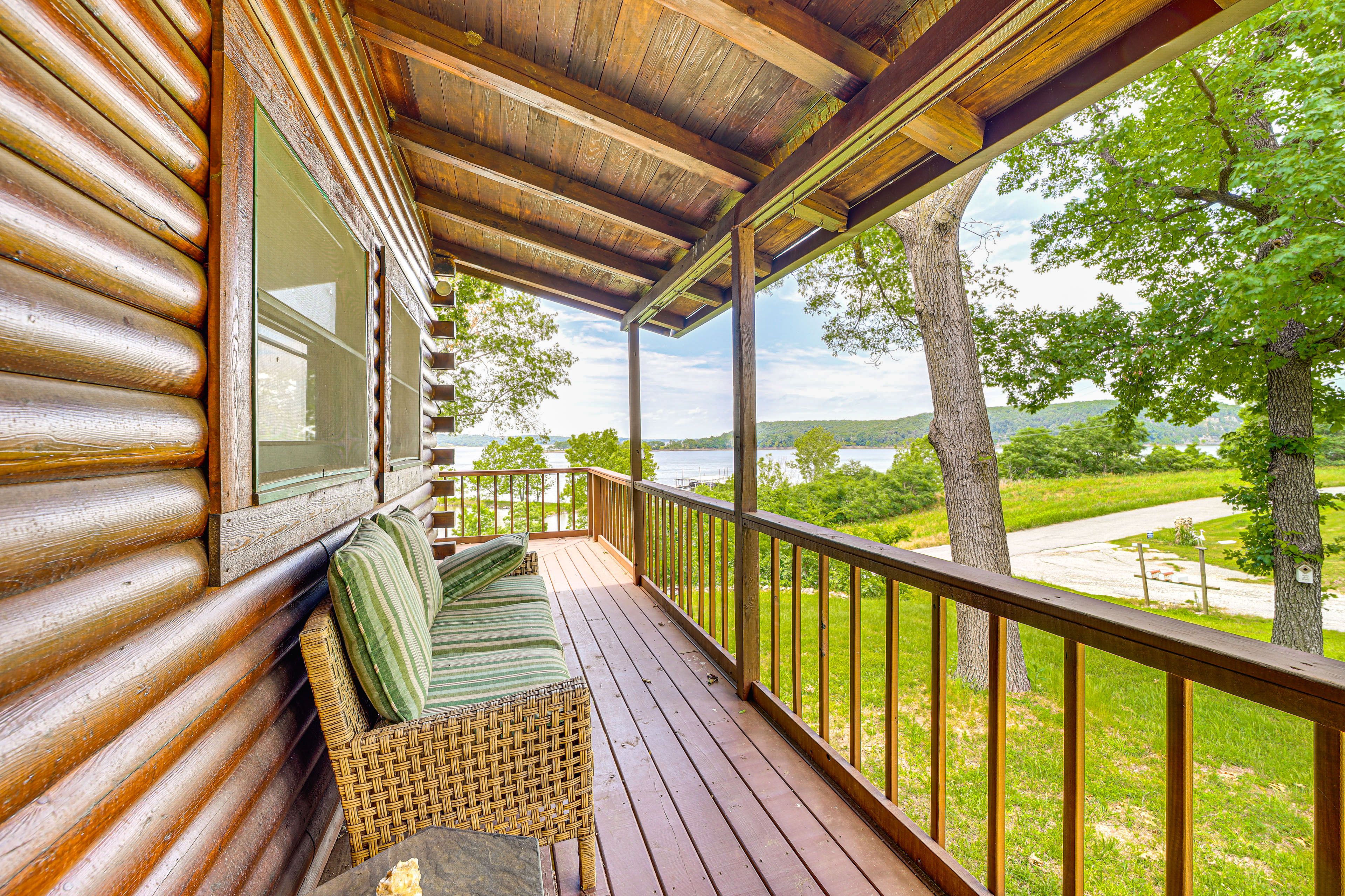 Wraparound Deck