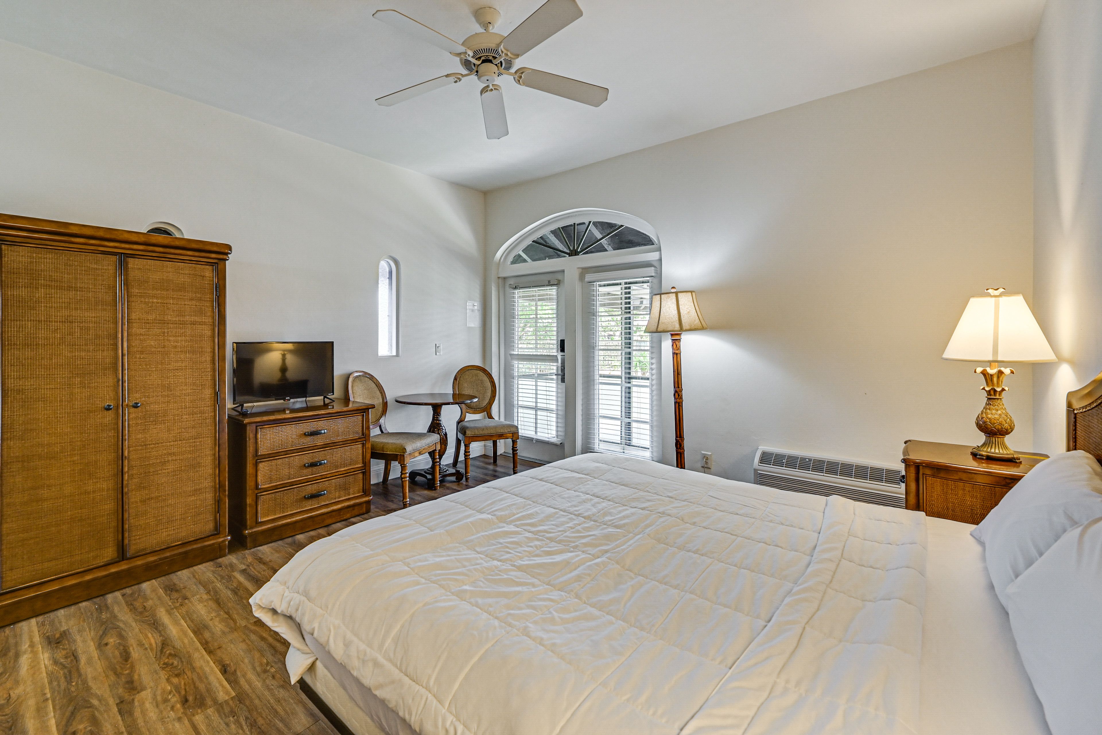 Naples Vacation Rental | Studio | 1BA | Step-Free Entry | 300 Sq Ft