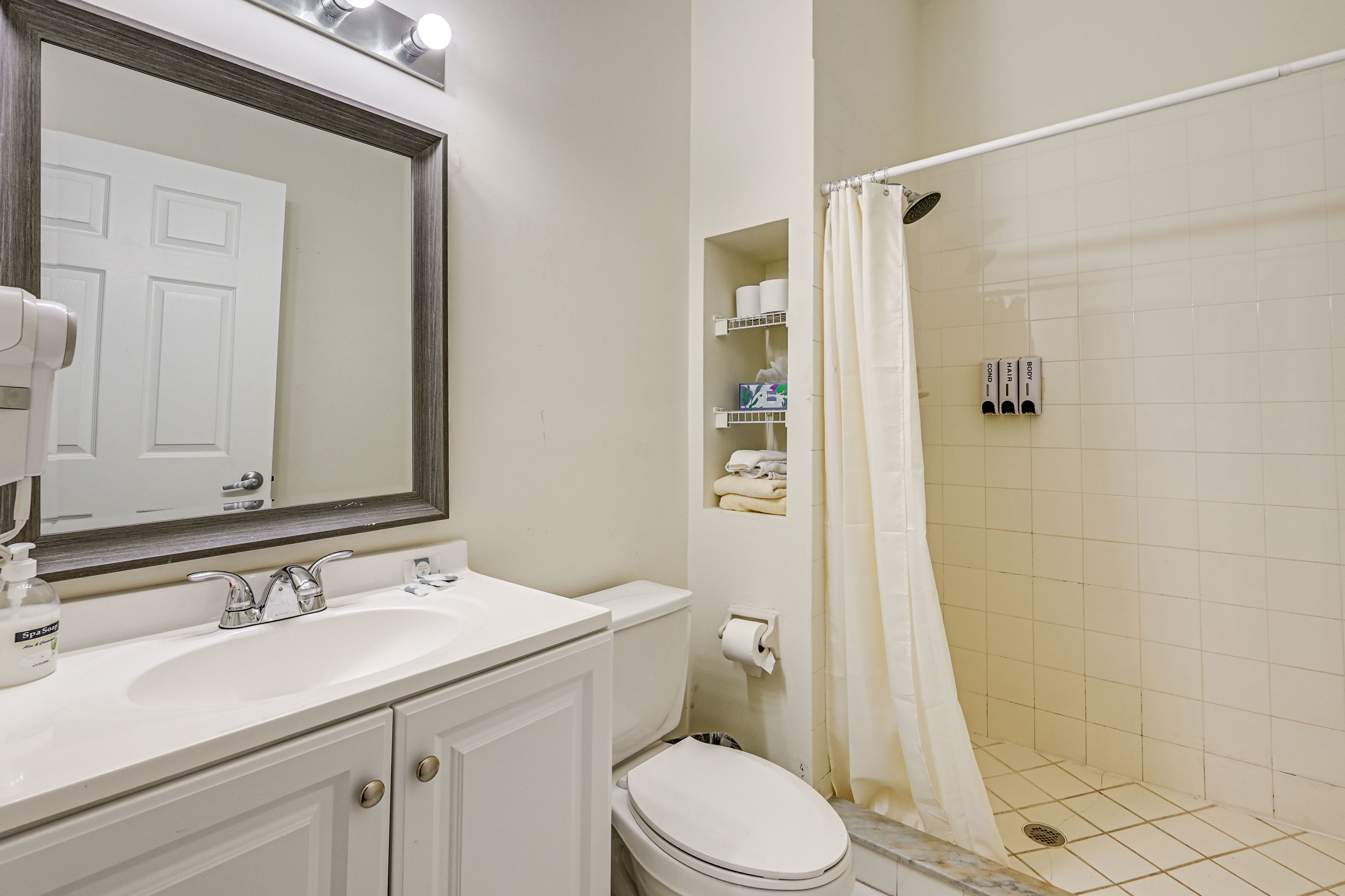 Full Bathroom