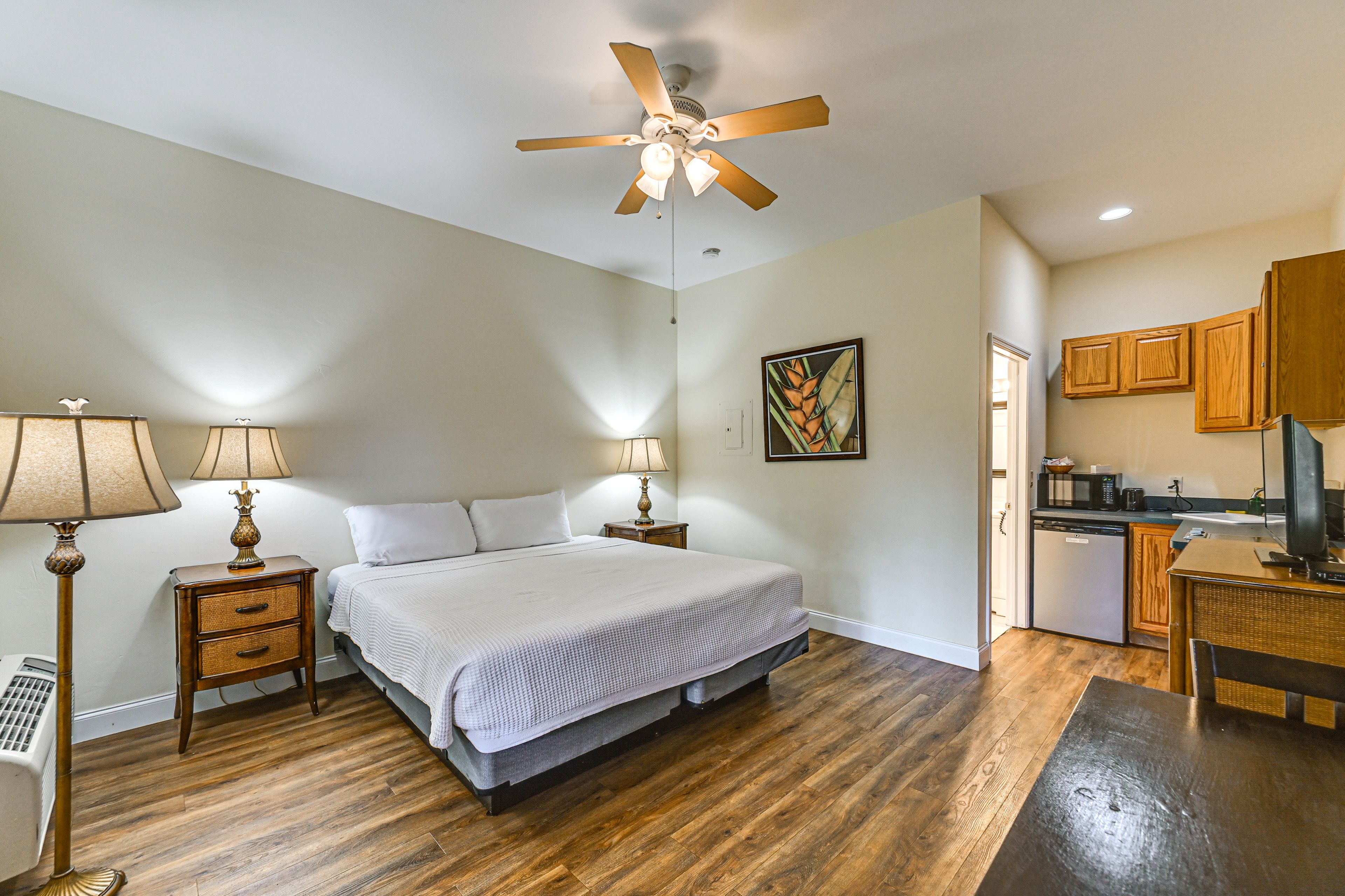 Naples Vacation Rental | Studio | 1BA | Step-Free Access | 300 Sq Ft