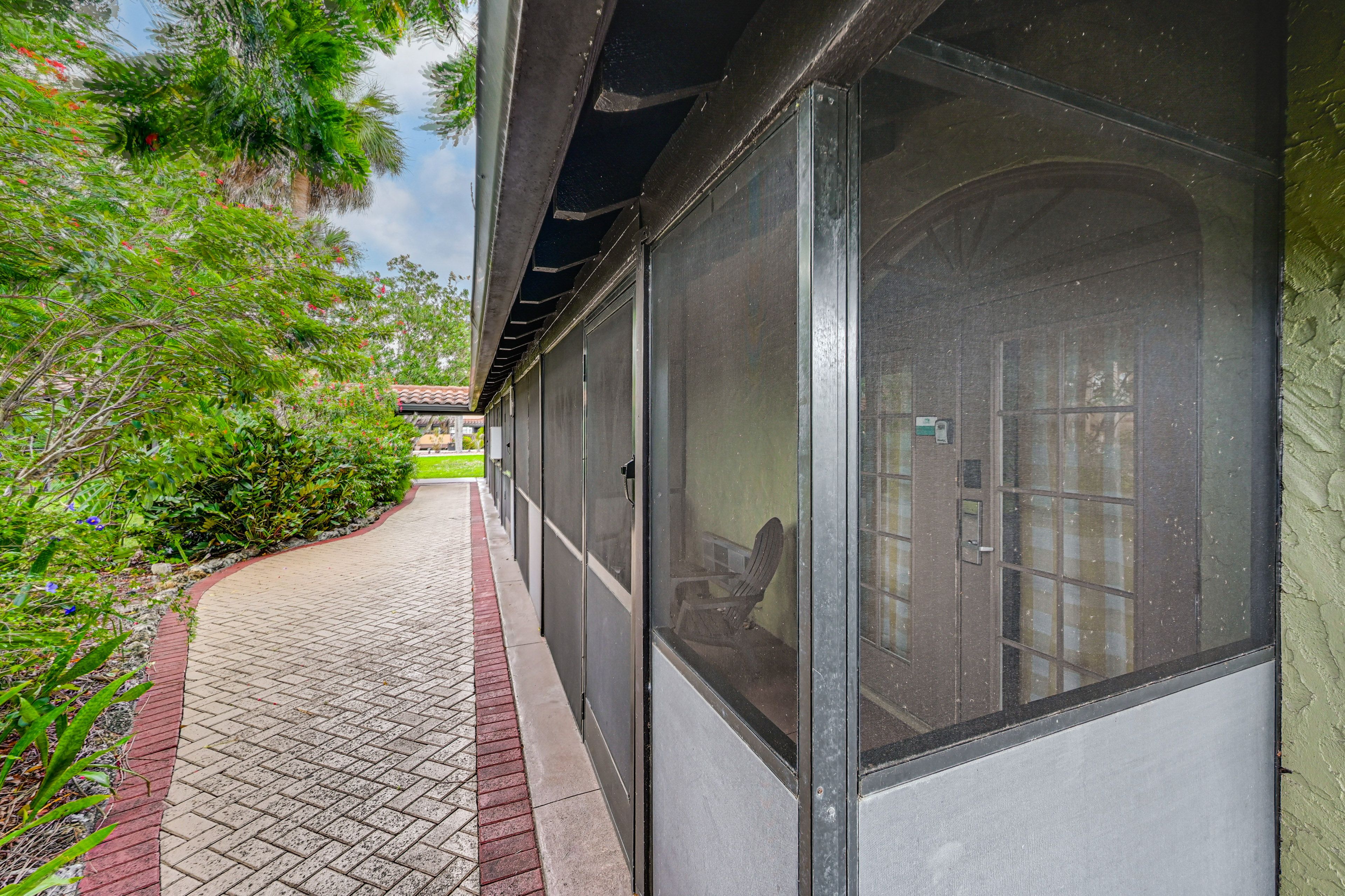 Building Exterior | Parking | Community Parking Lot (1 Vehicle)