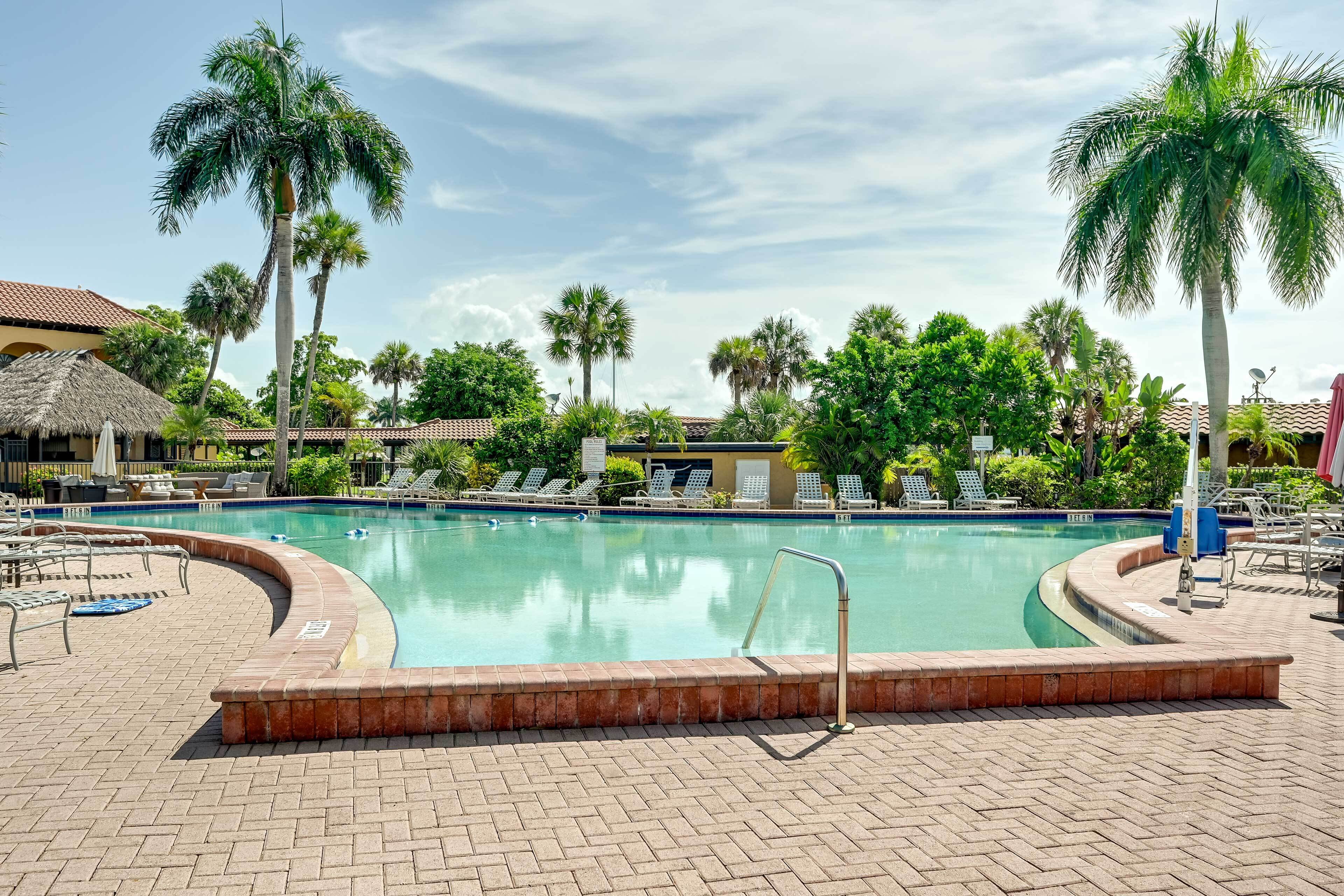 Port of the Islands Resort | Outdoor Pool