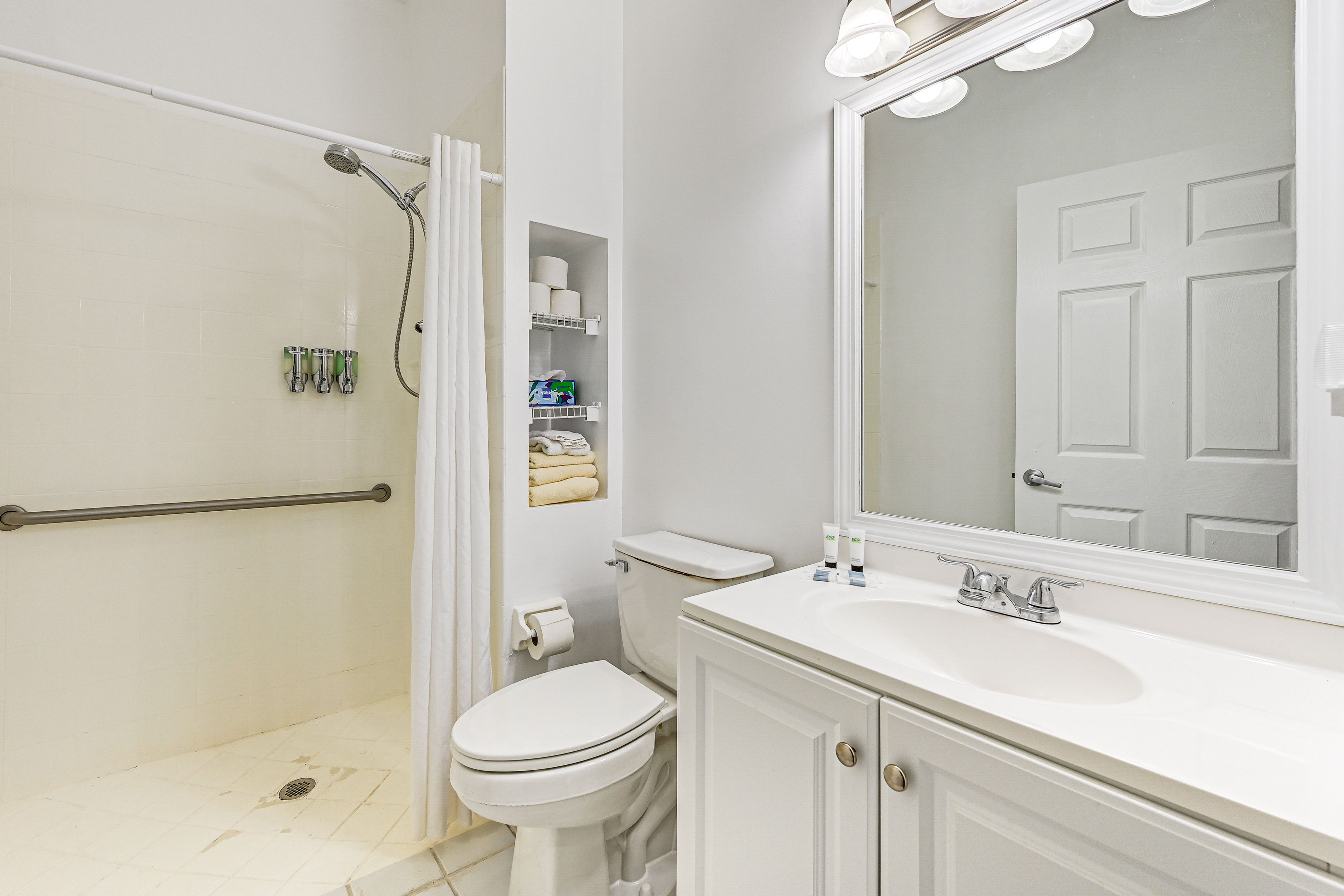 Full Bathroom