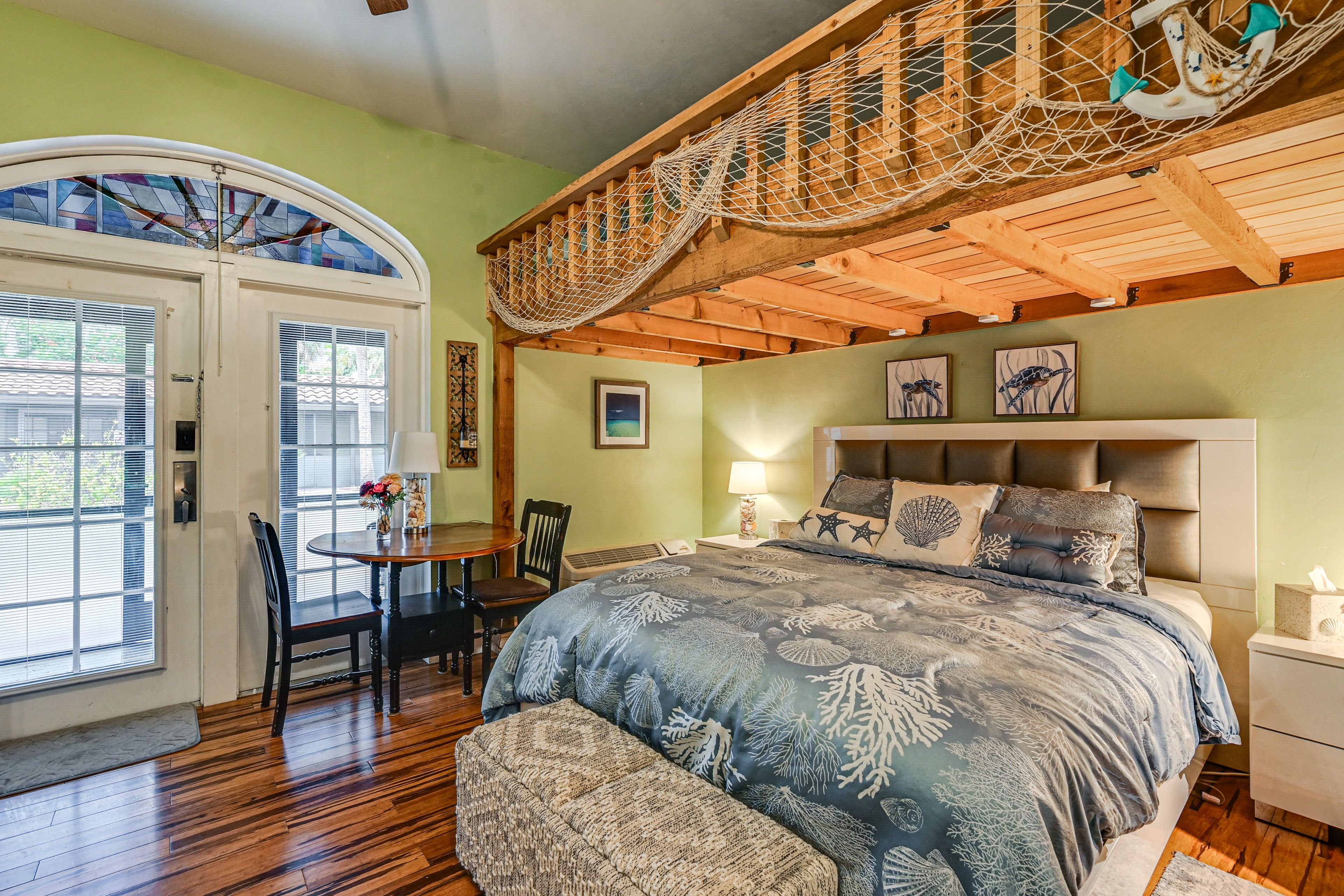 Naples Vacation Rental | Studio | 1BA | 1 Small Step Required | 300 Sq Ft
