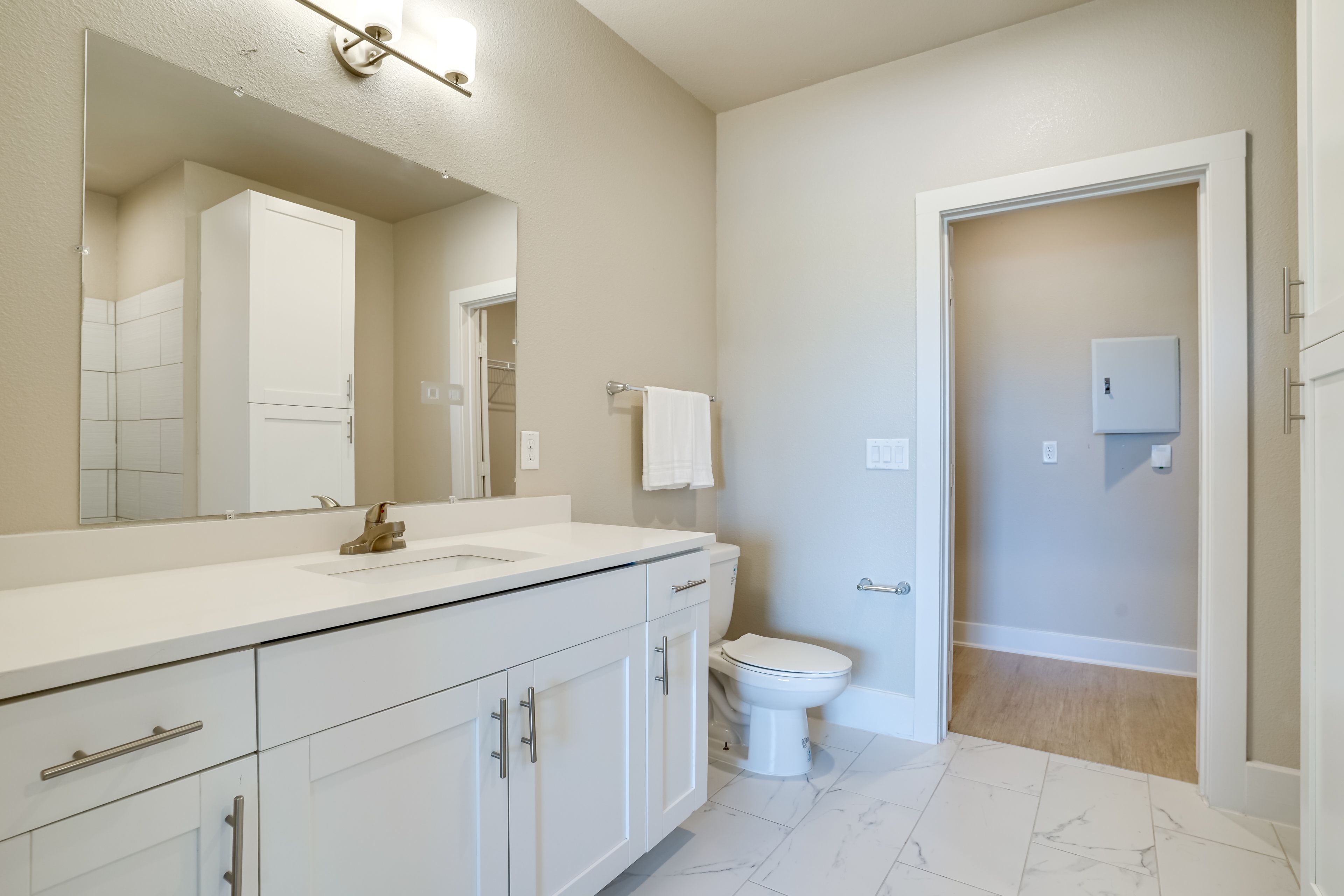 En-Suite Bathroom | Towels Provided