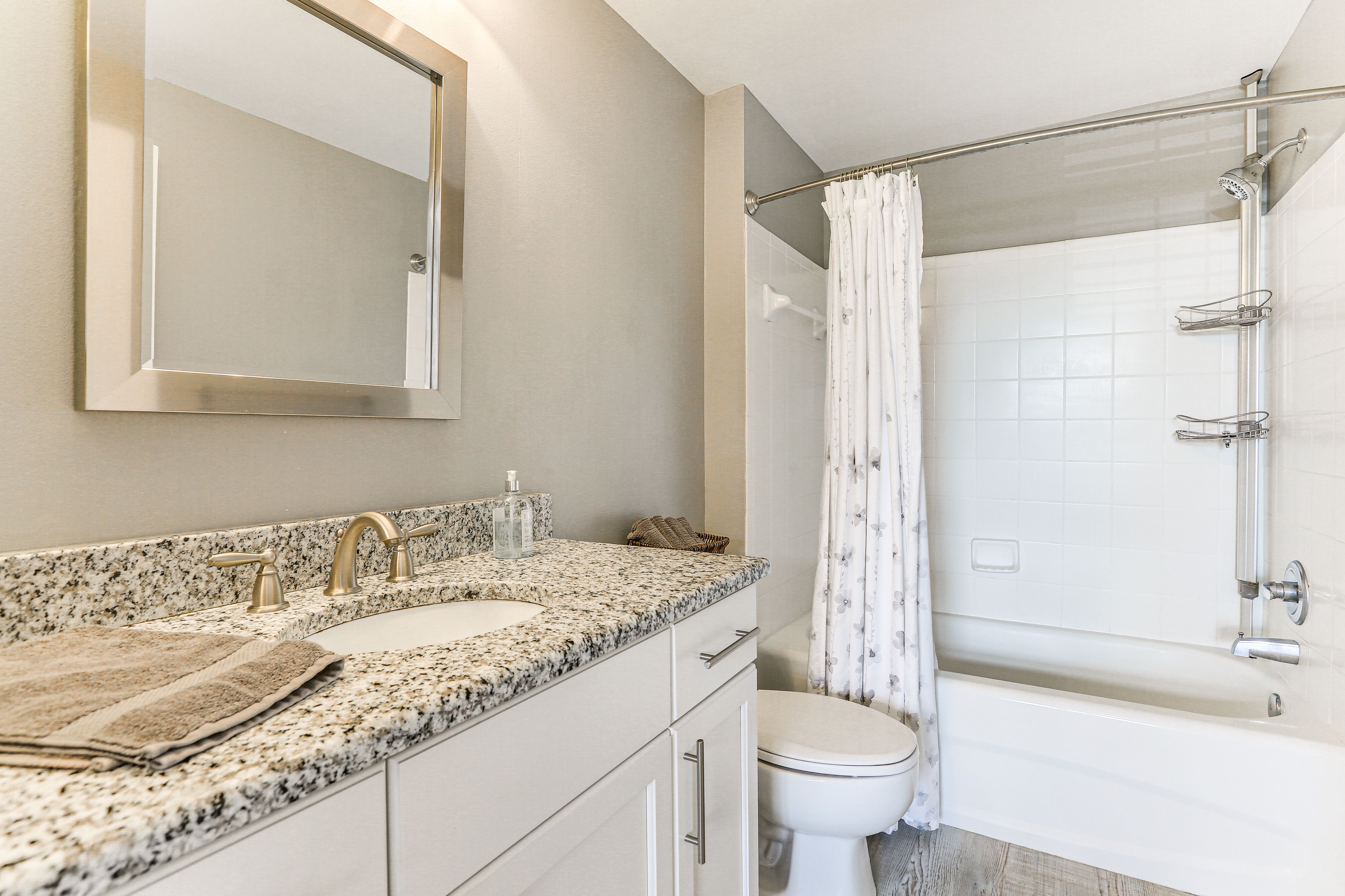 En-Suite Bathroom | Complimentary Toiletries | Hair Dryer