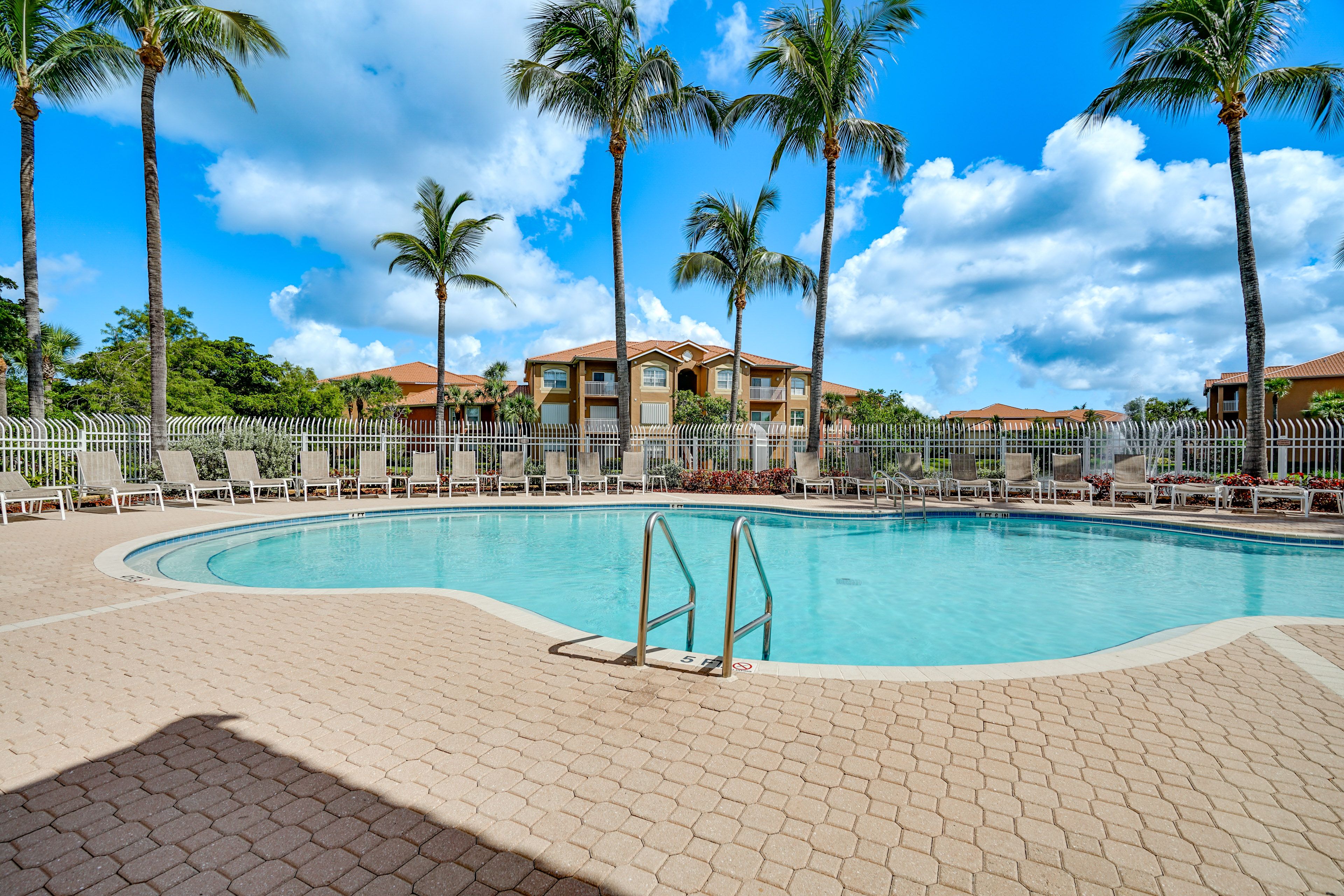 Community Amenities | Outdoor Pool & Hot Tub