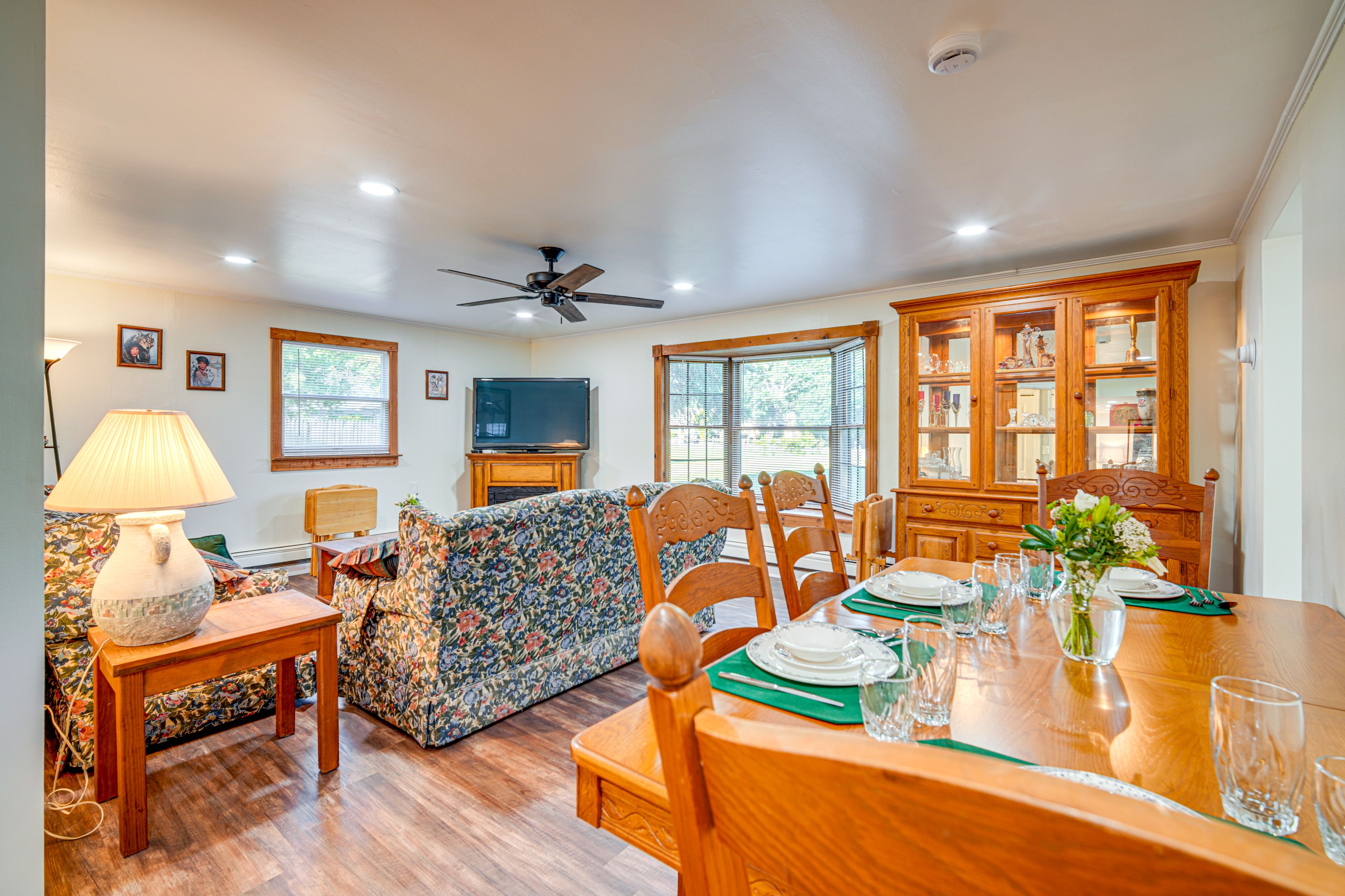 Dining Space | Dishware/Flatware