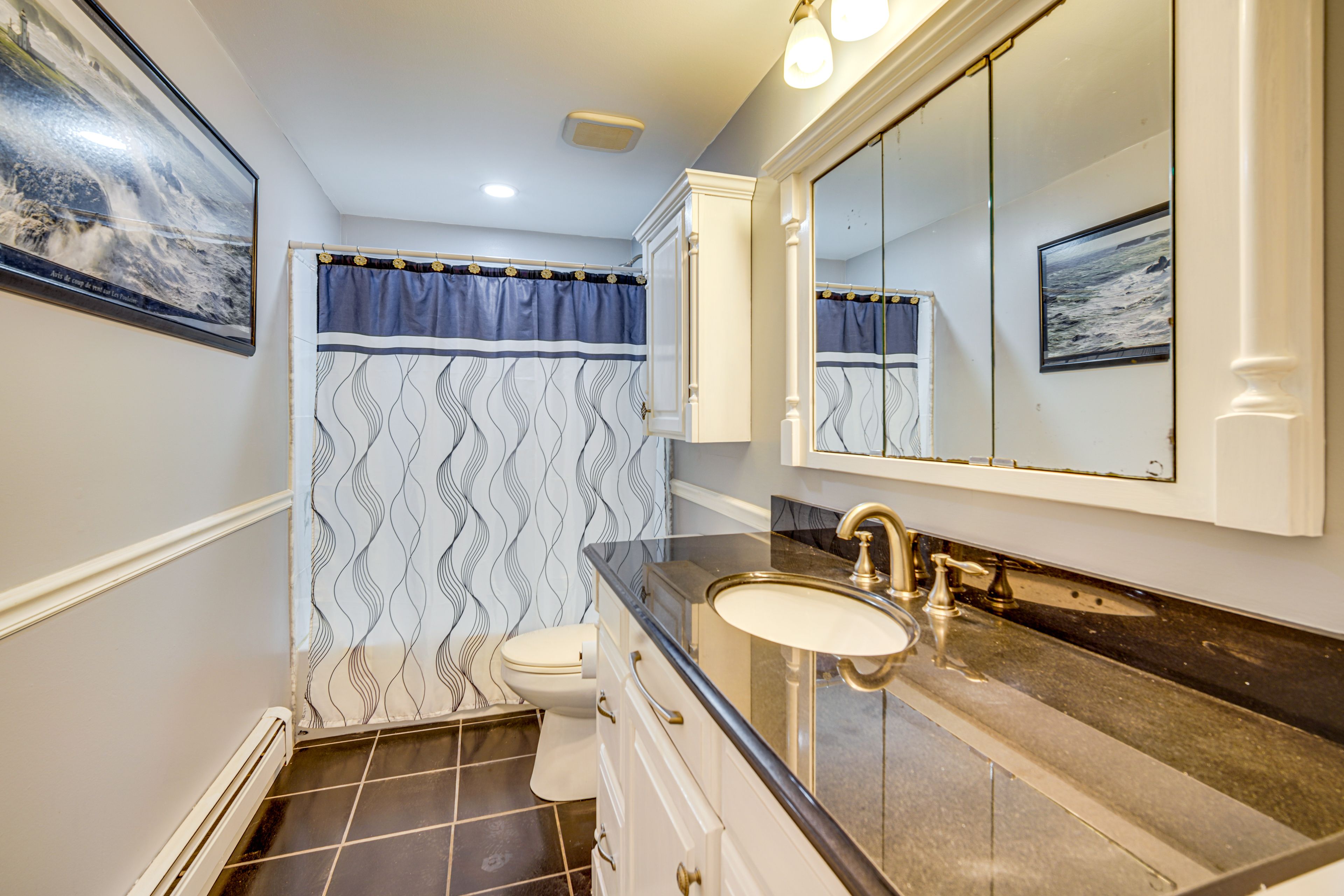 Bathroom | Towels Provided
