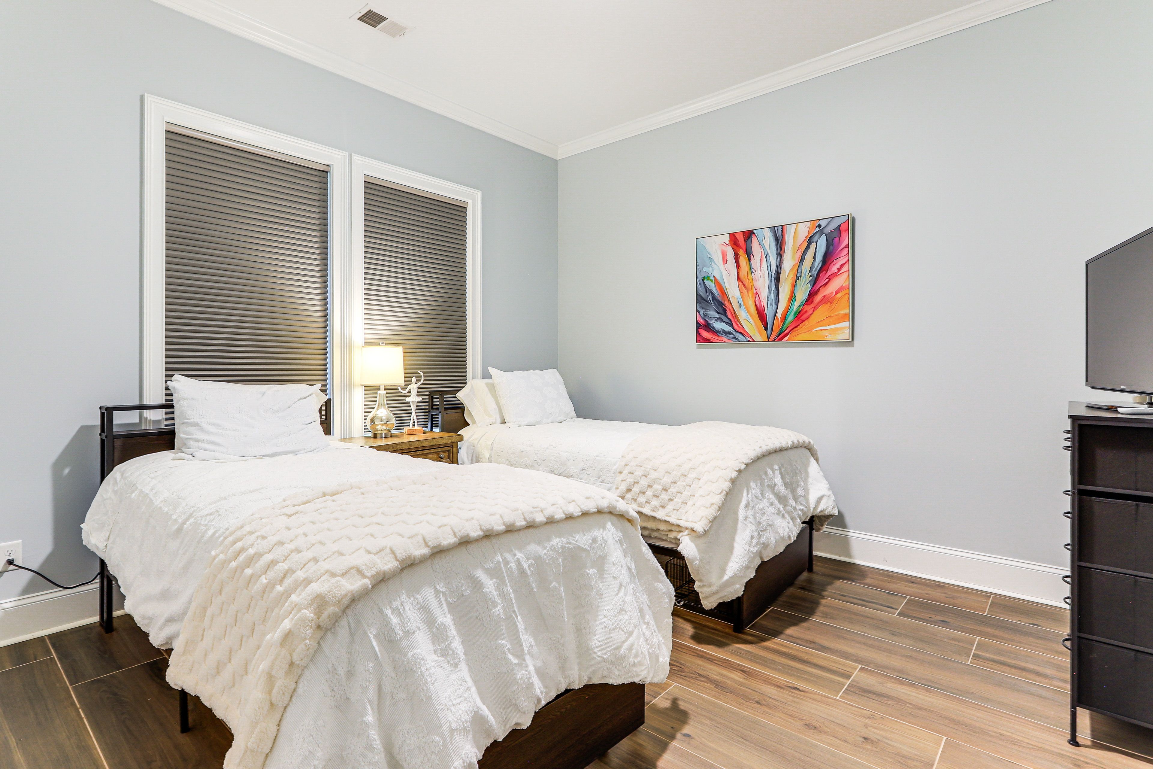 Bedroom 5 | 2 Twin Beds | Smart TV