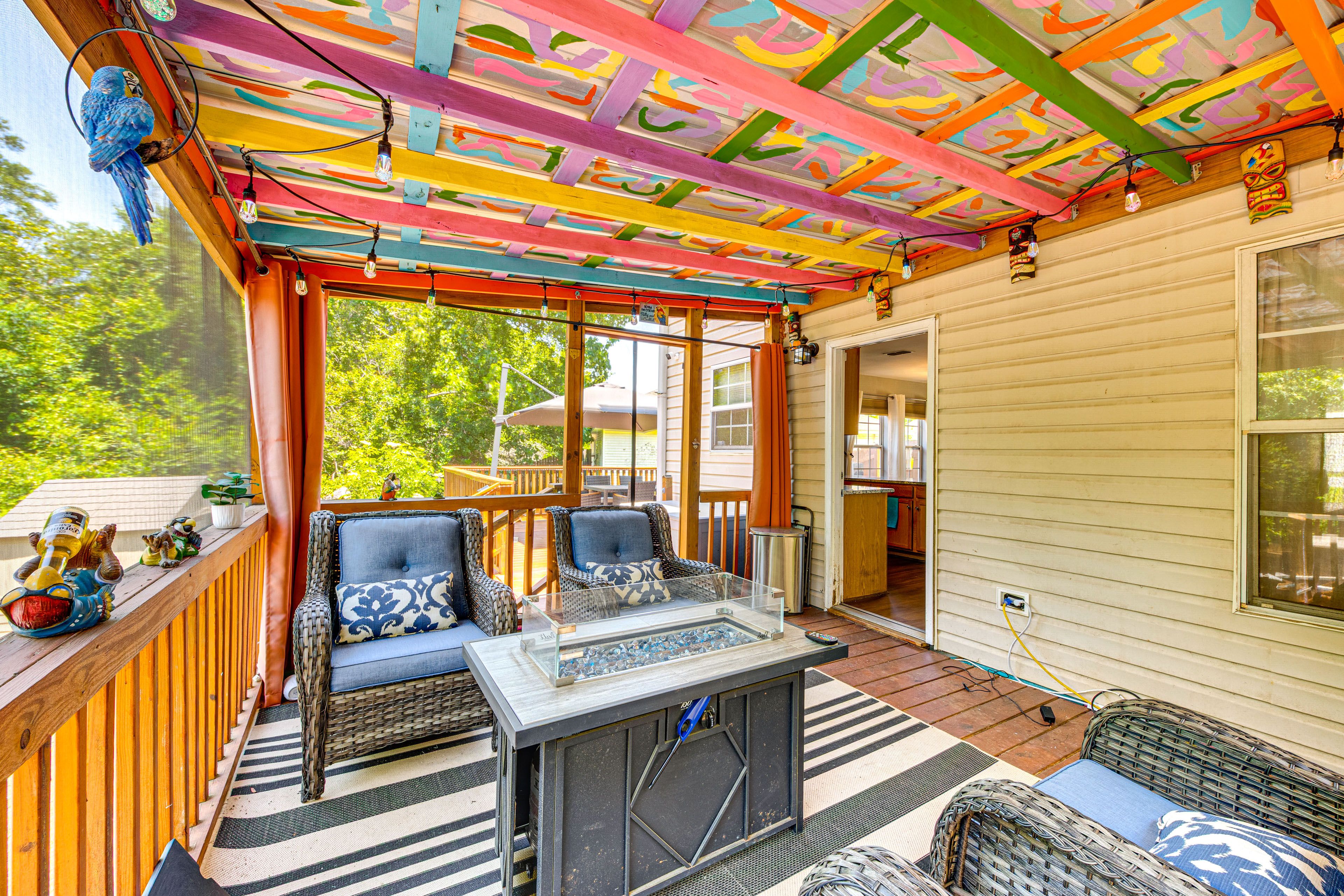 Screened-In Porch
