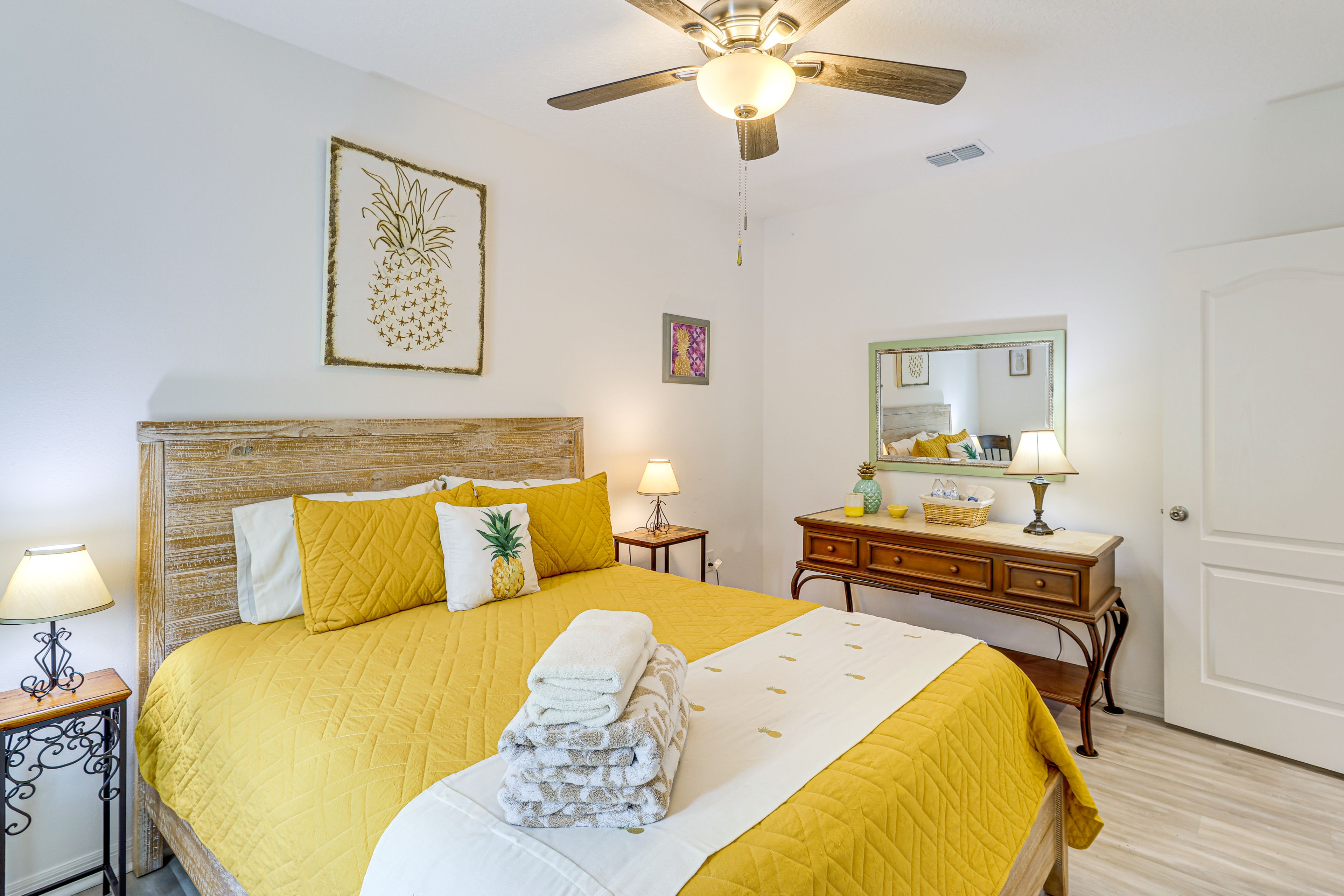 Bedroom 2 | Queen Bed | Linens Provided