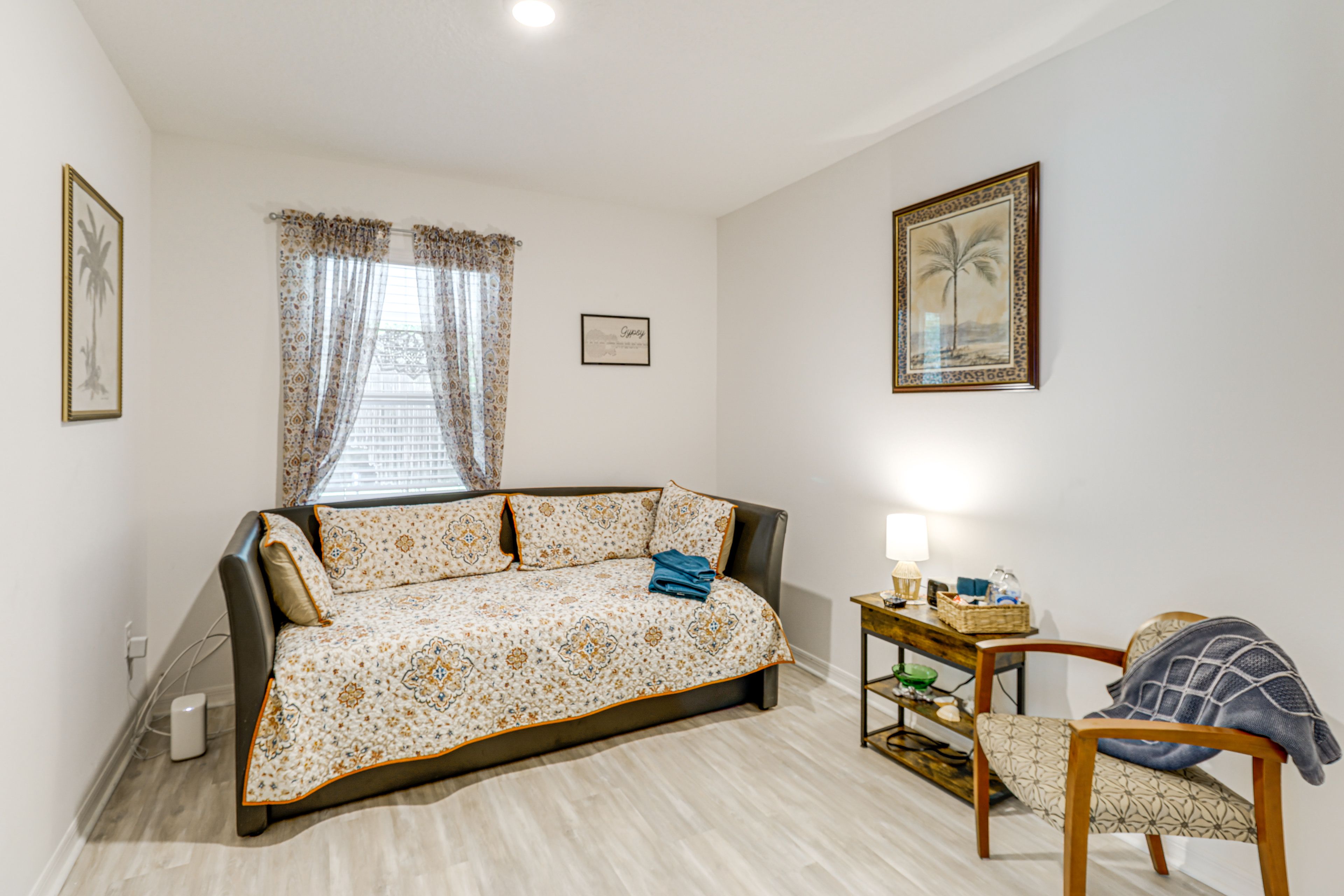 Bedroom 4 | Twin Daybed w/ Twin Trundle
