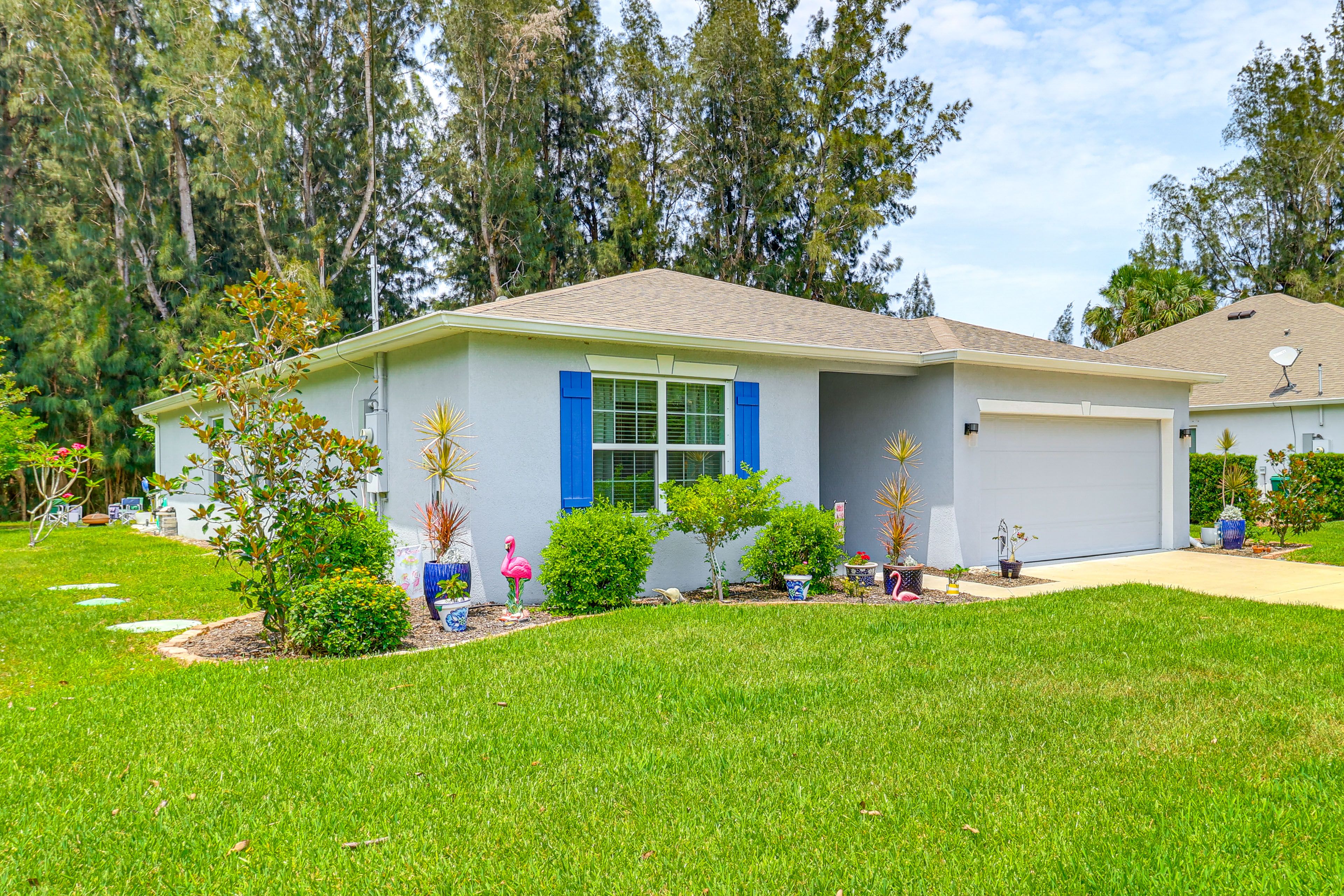 Home Exterior | Parking | Garage (2 Vehicles) | Driveway (4 Vehicles)