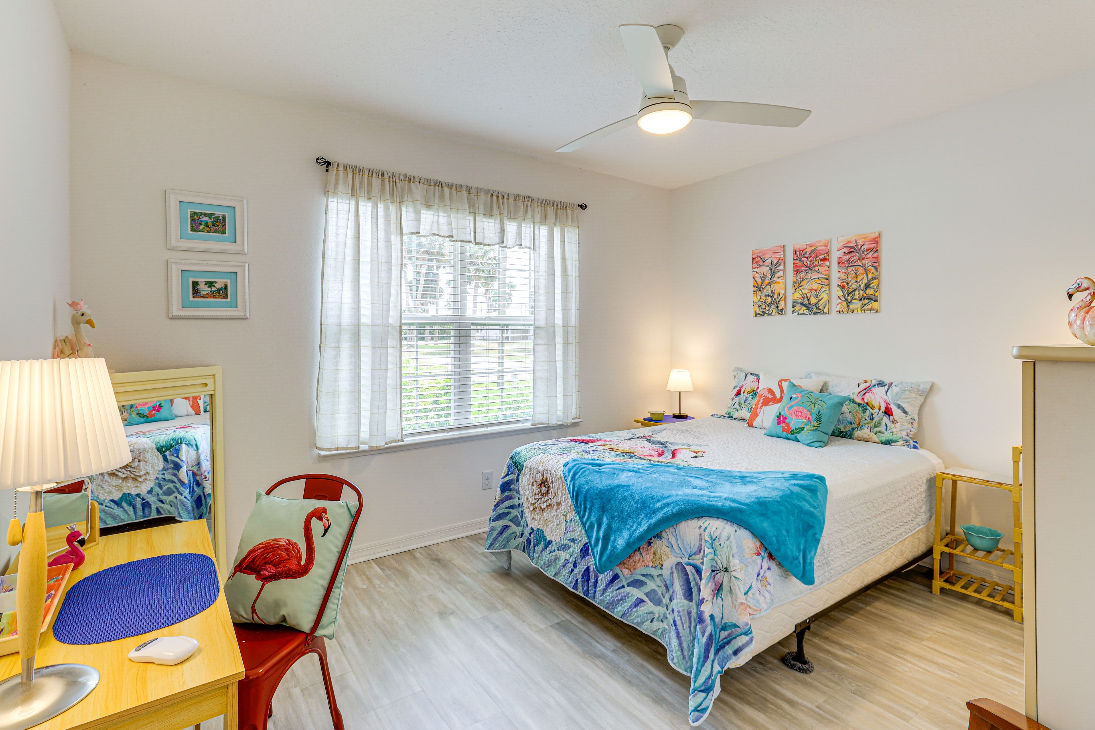 Bedroom 3 | Queen Bed
