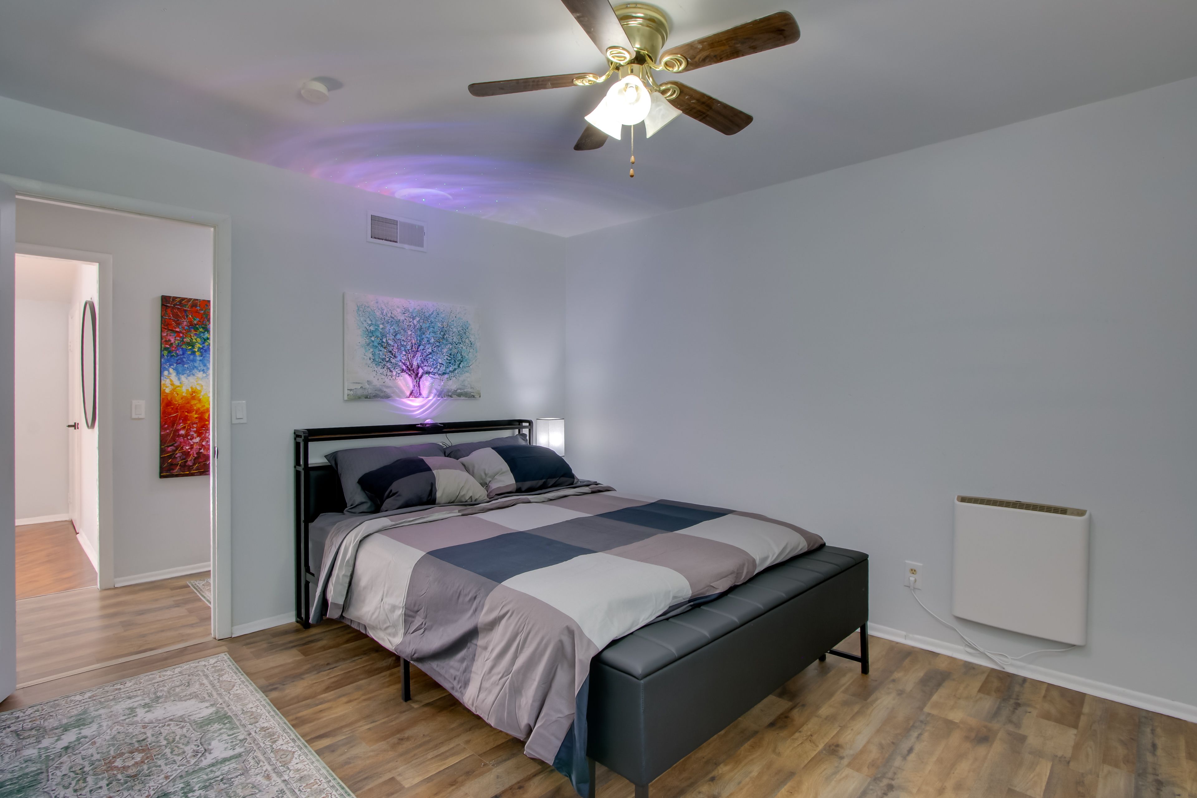 Bedroom 1 | Queen Bed