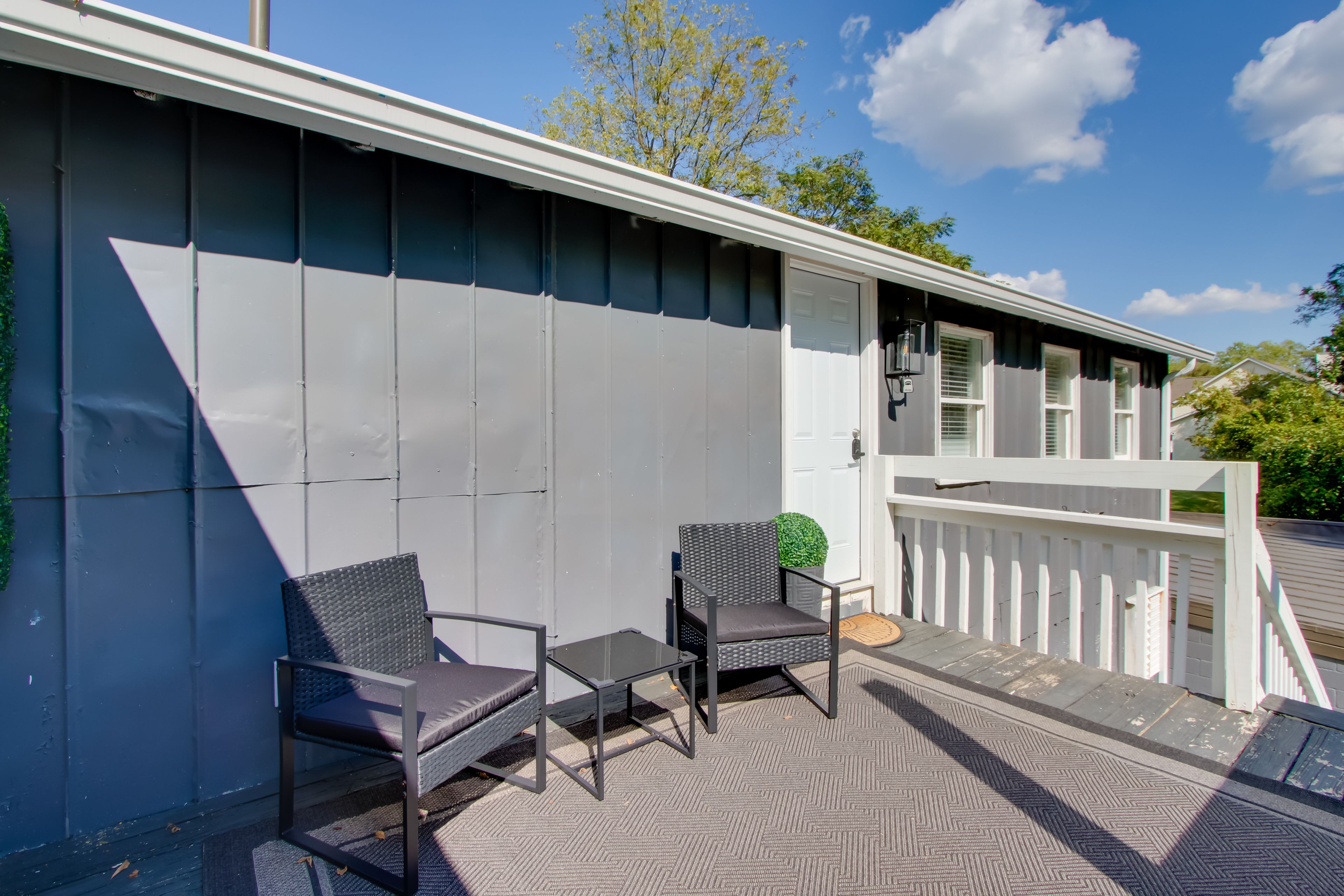 Front Entrance | Shared Deck