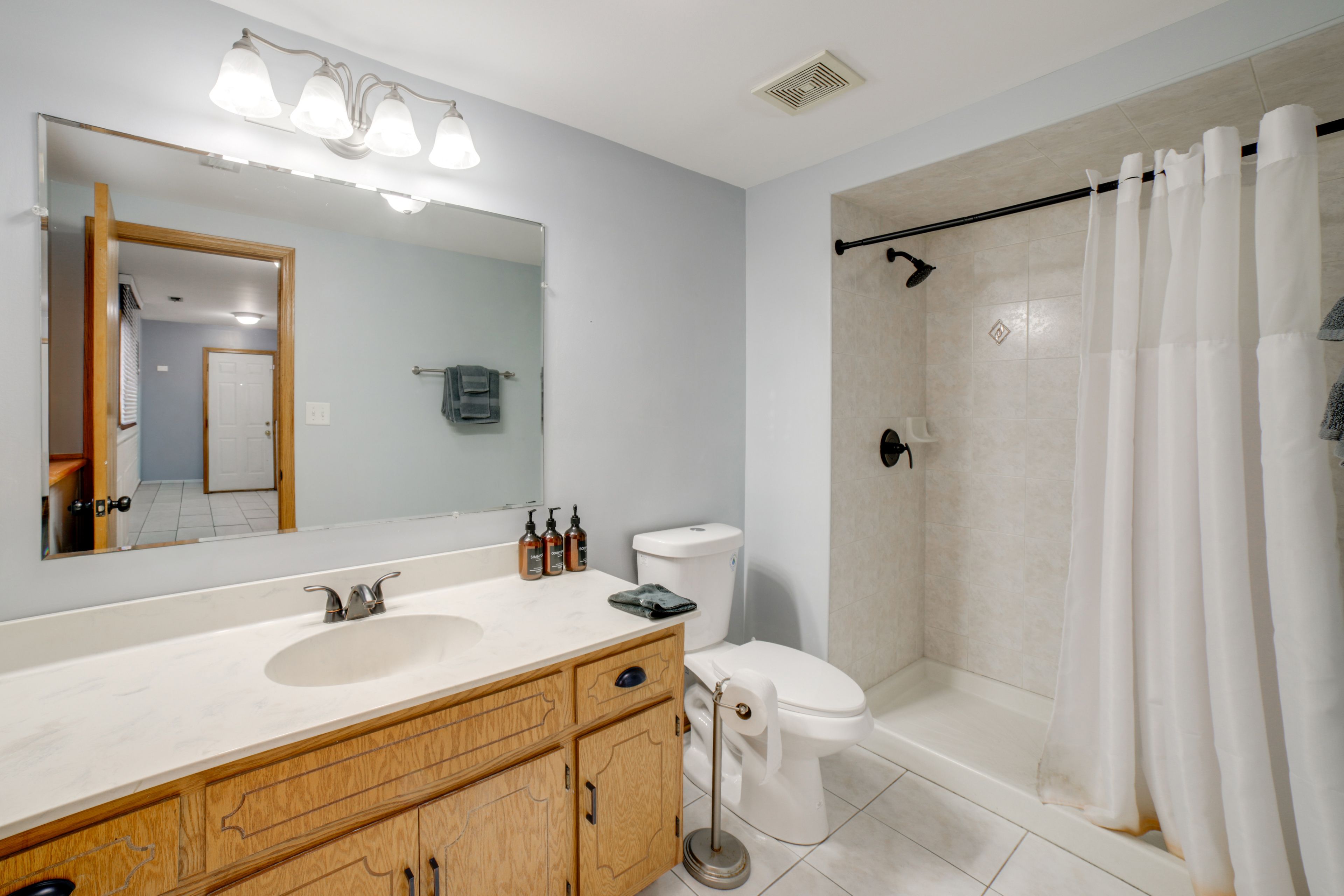 Full Bathroom | Lower Level