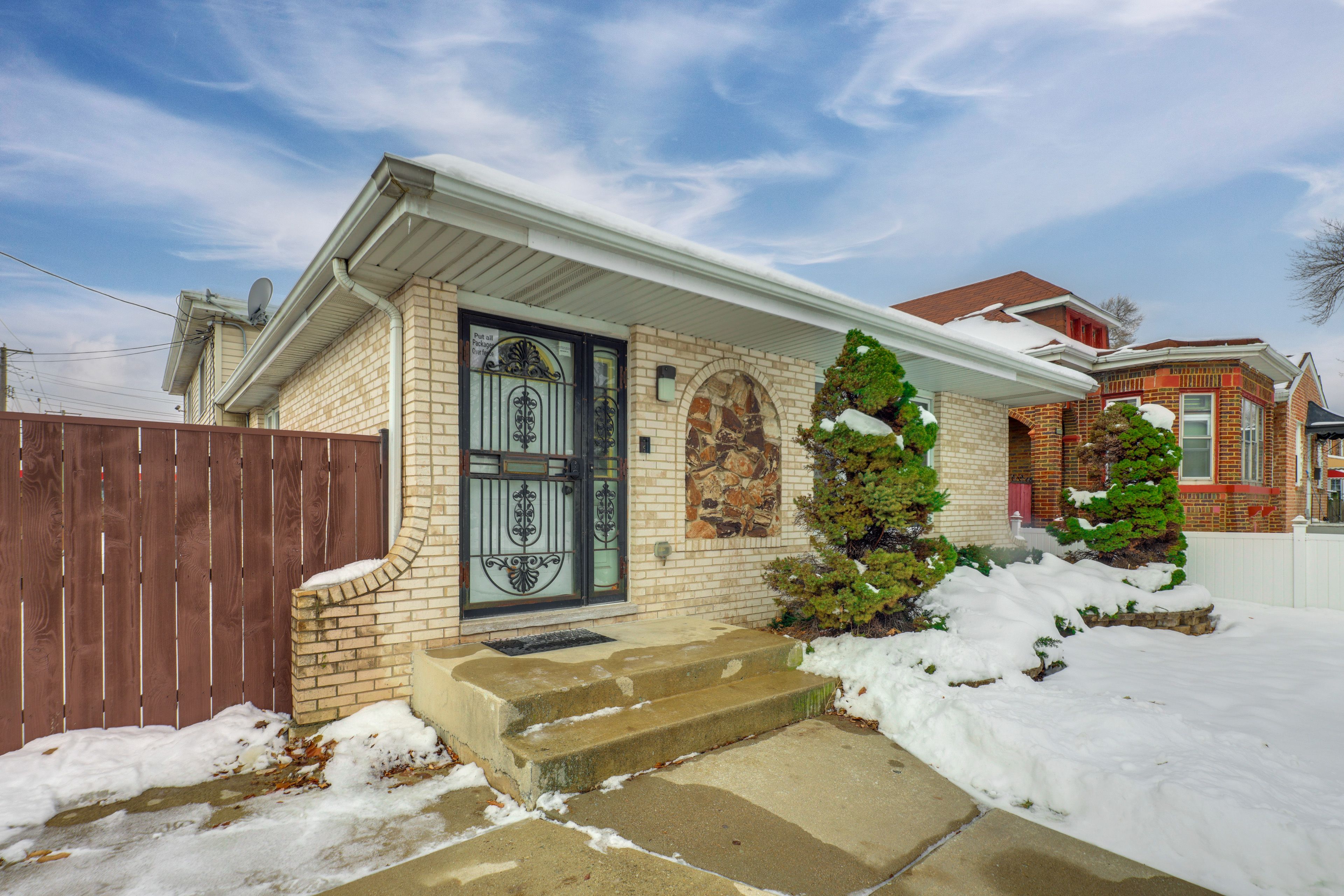 Parking | Driveway (1 Vehicle) | No Street Parking