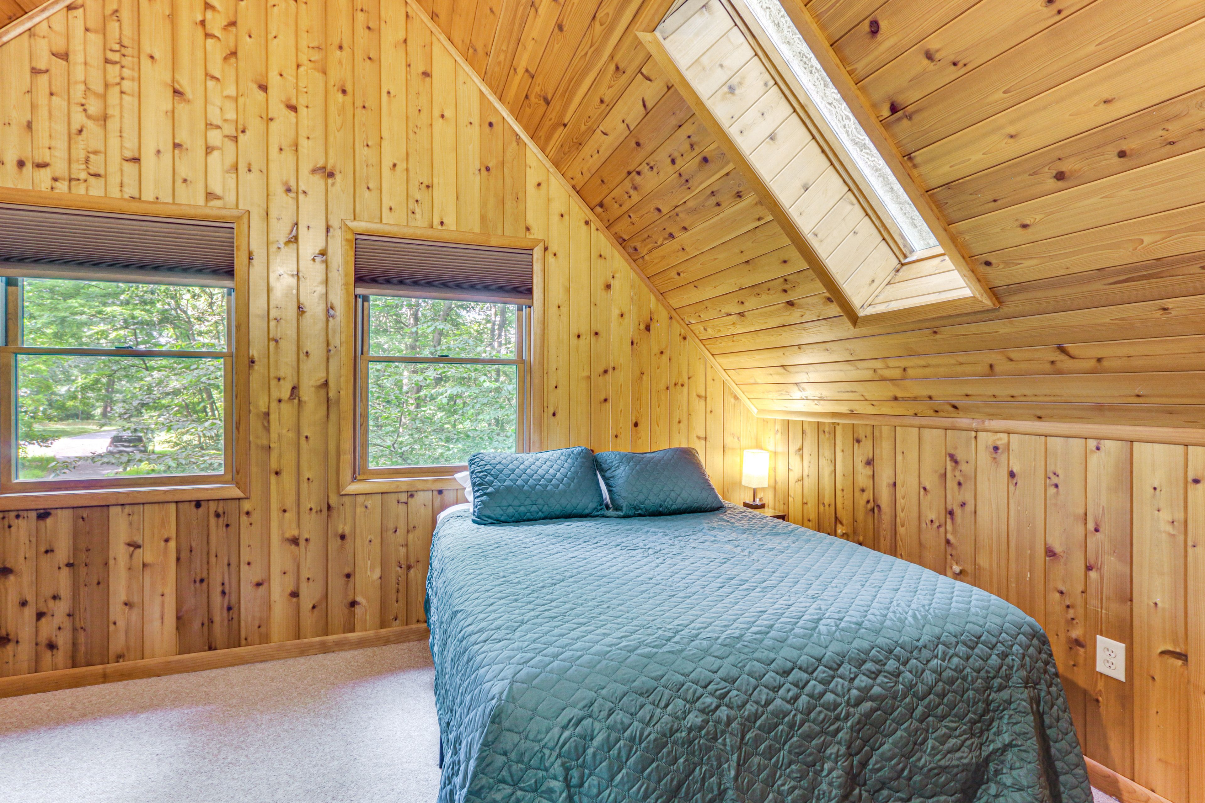 Bedroom 3 | Queen Bed | 2nd Floor
