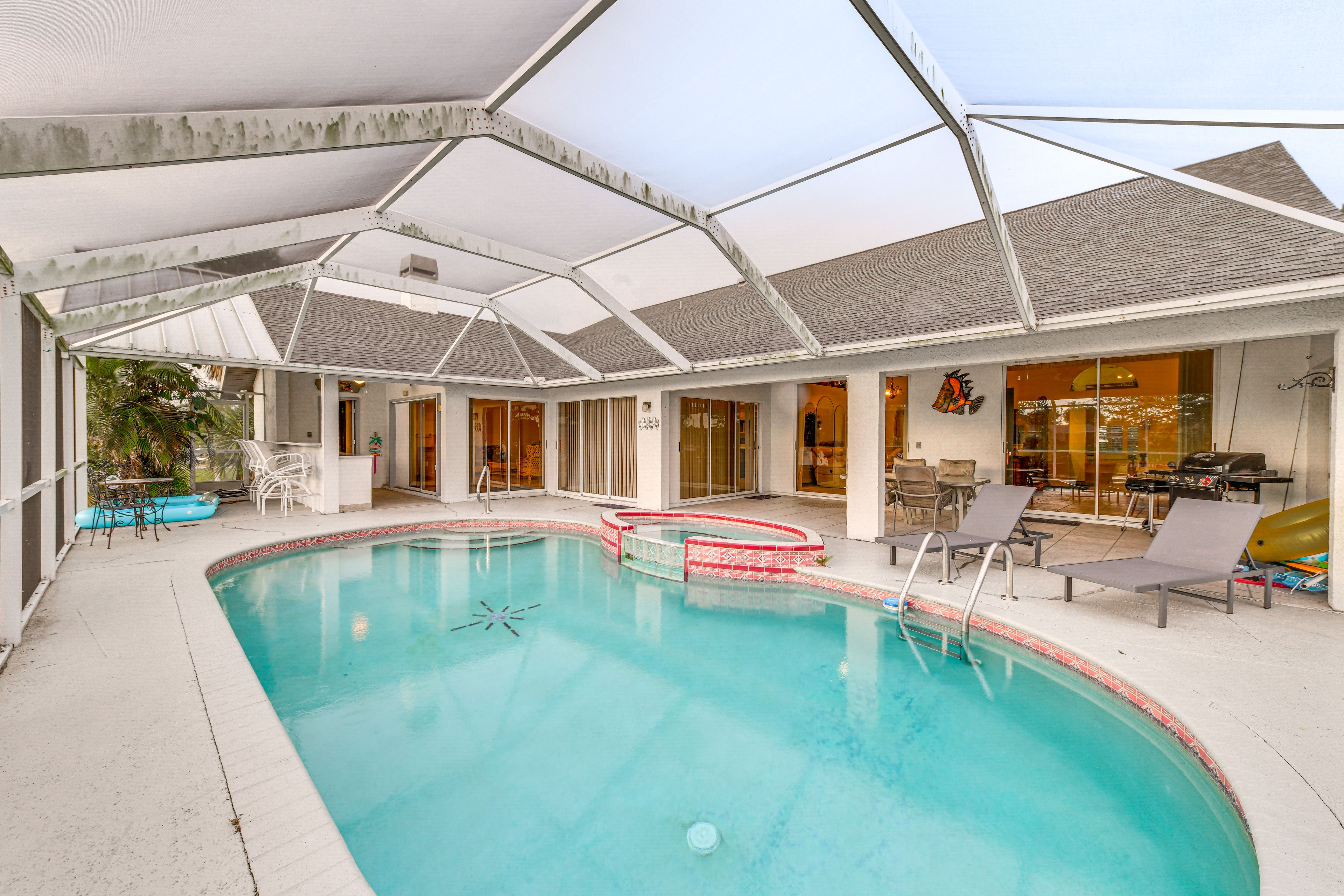 Lanai | Pool