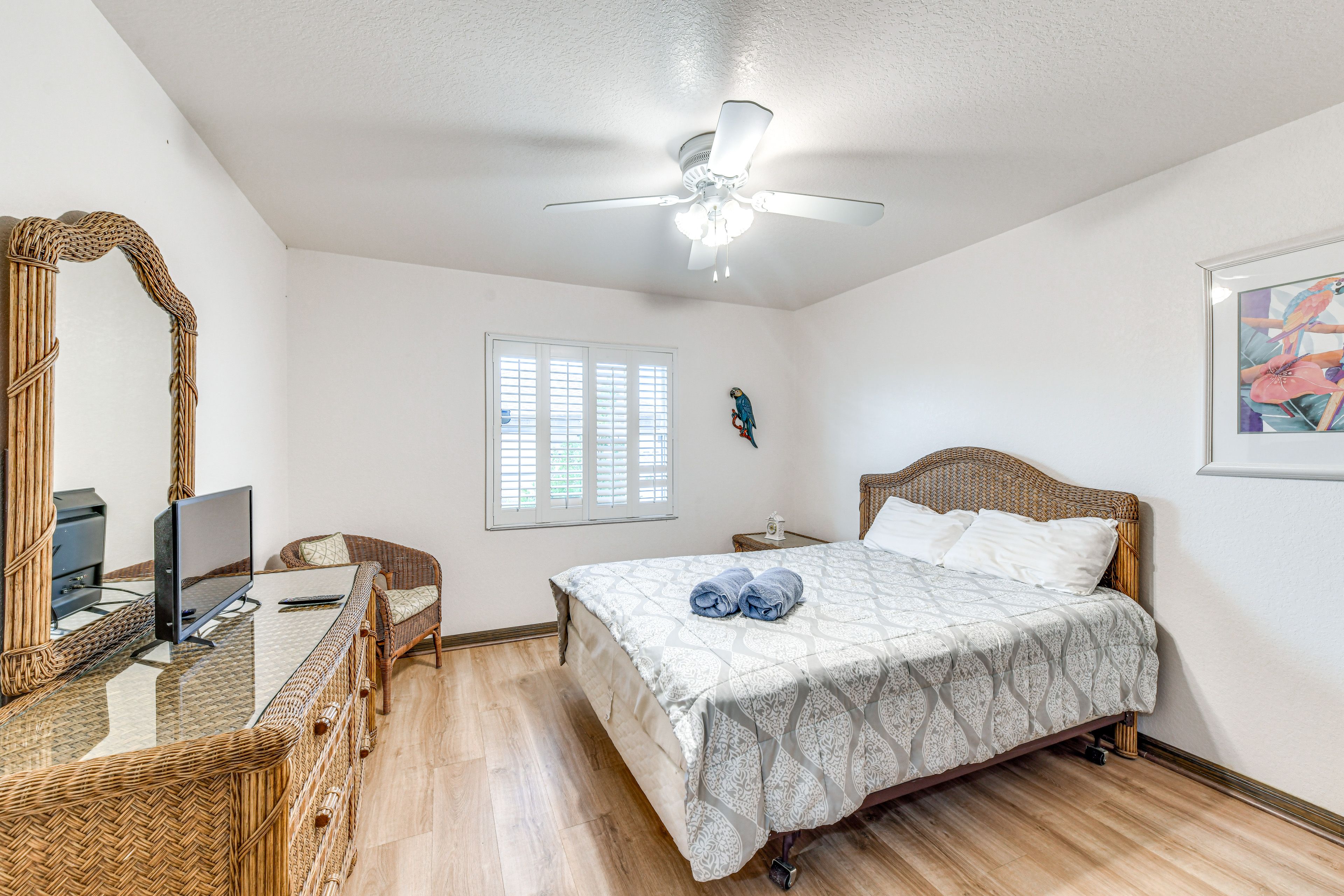 Bedroom 2 | King Bed