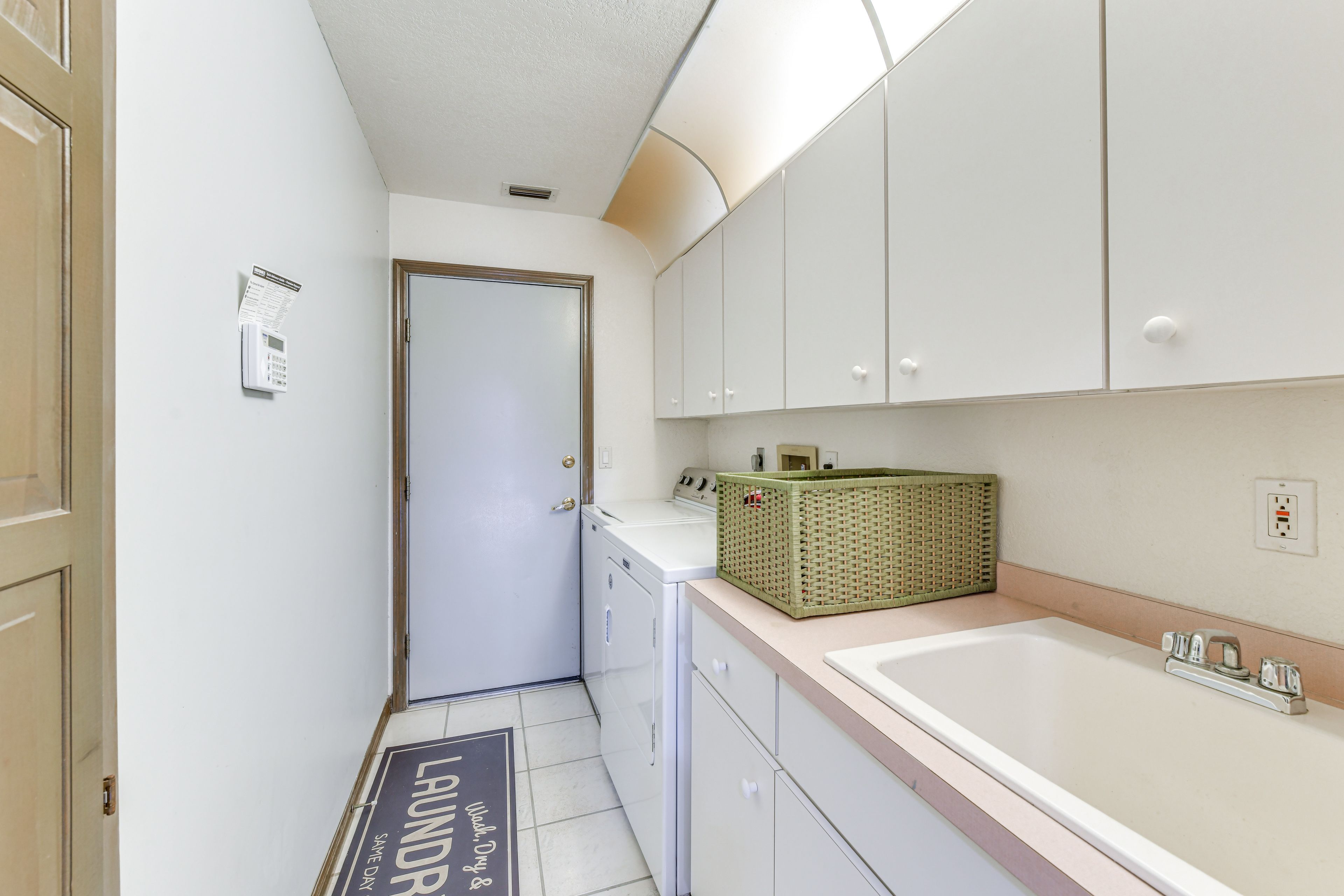 Laundry Room | Washer & Dryer