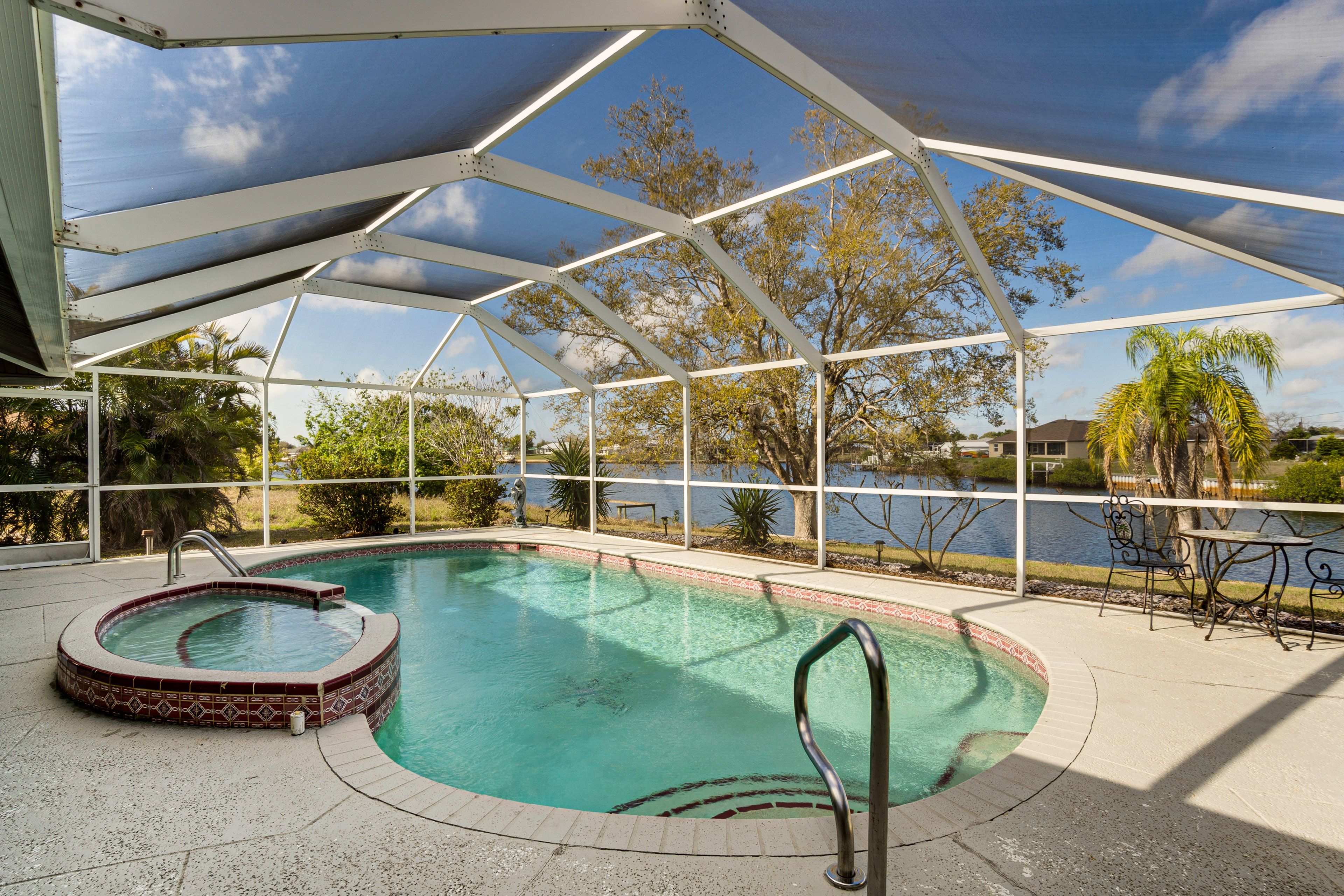 Outdoor Pool (Not Heated) & Spa