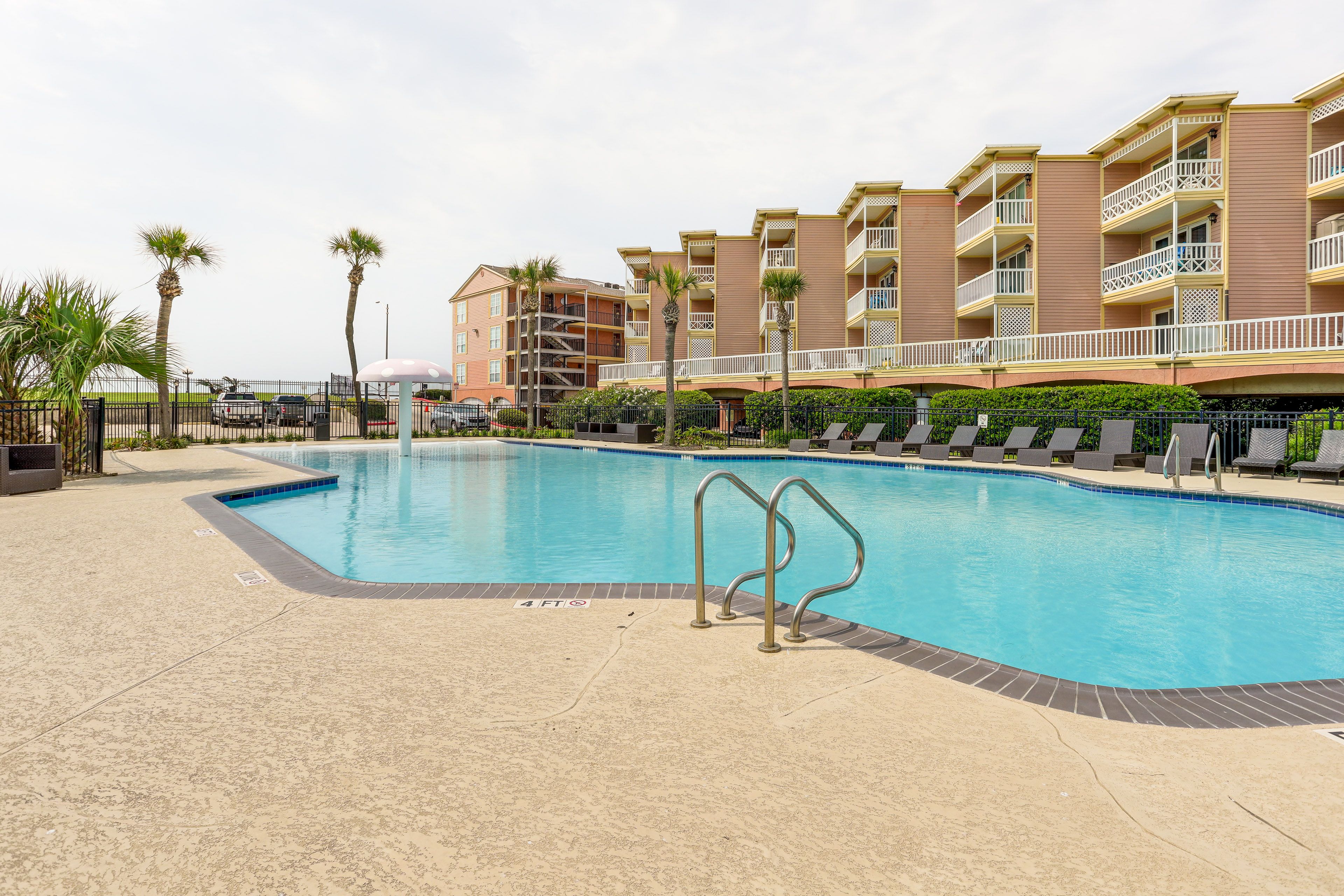 Victorian Condominium | Community Amenities | 2 Outdoor Pools (Not Heated)