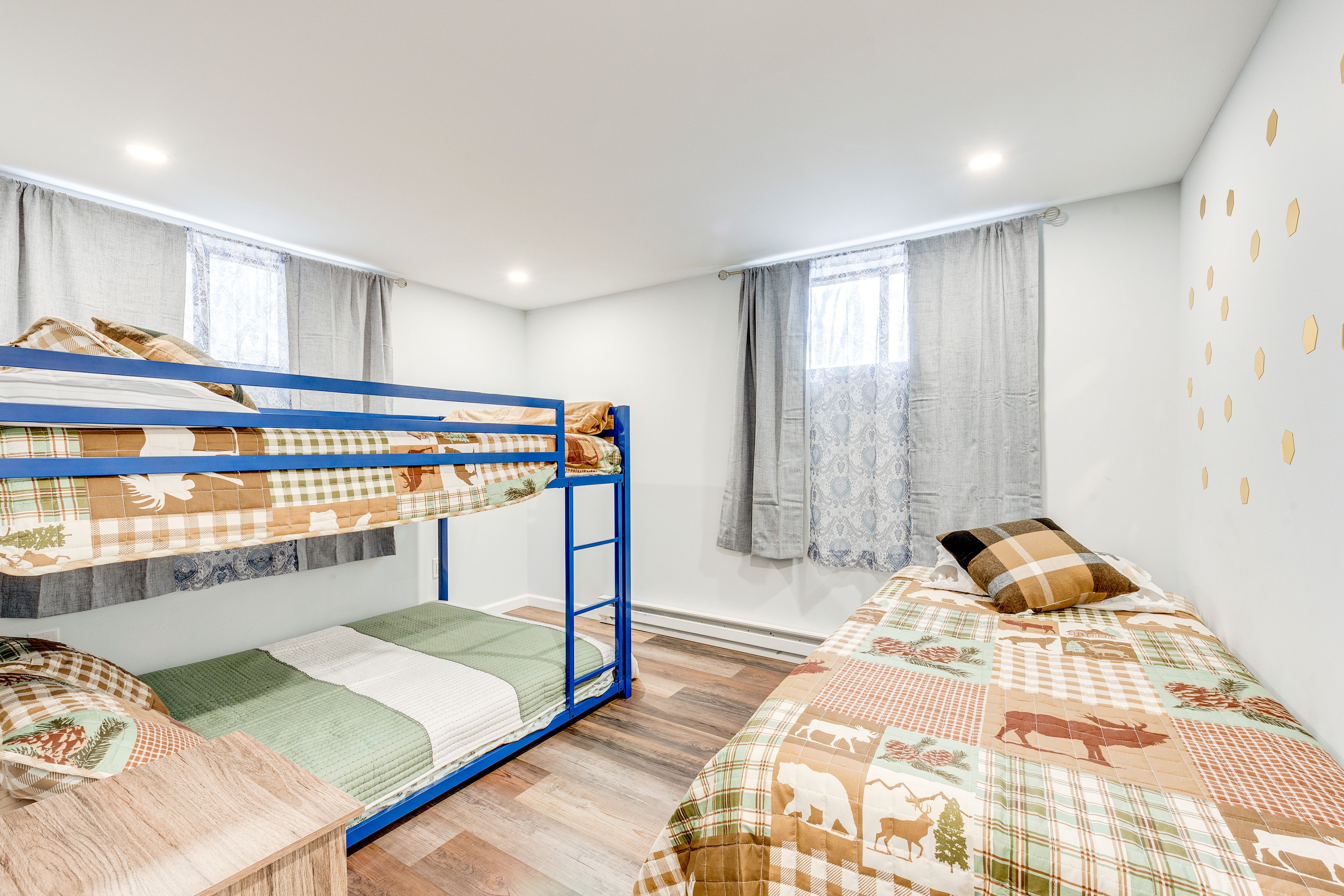 Bonus Room | Twin Bed | Full Bunk Bed | Lower Level