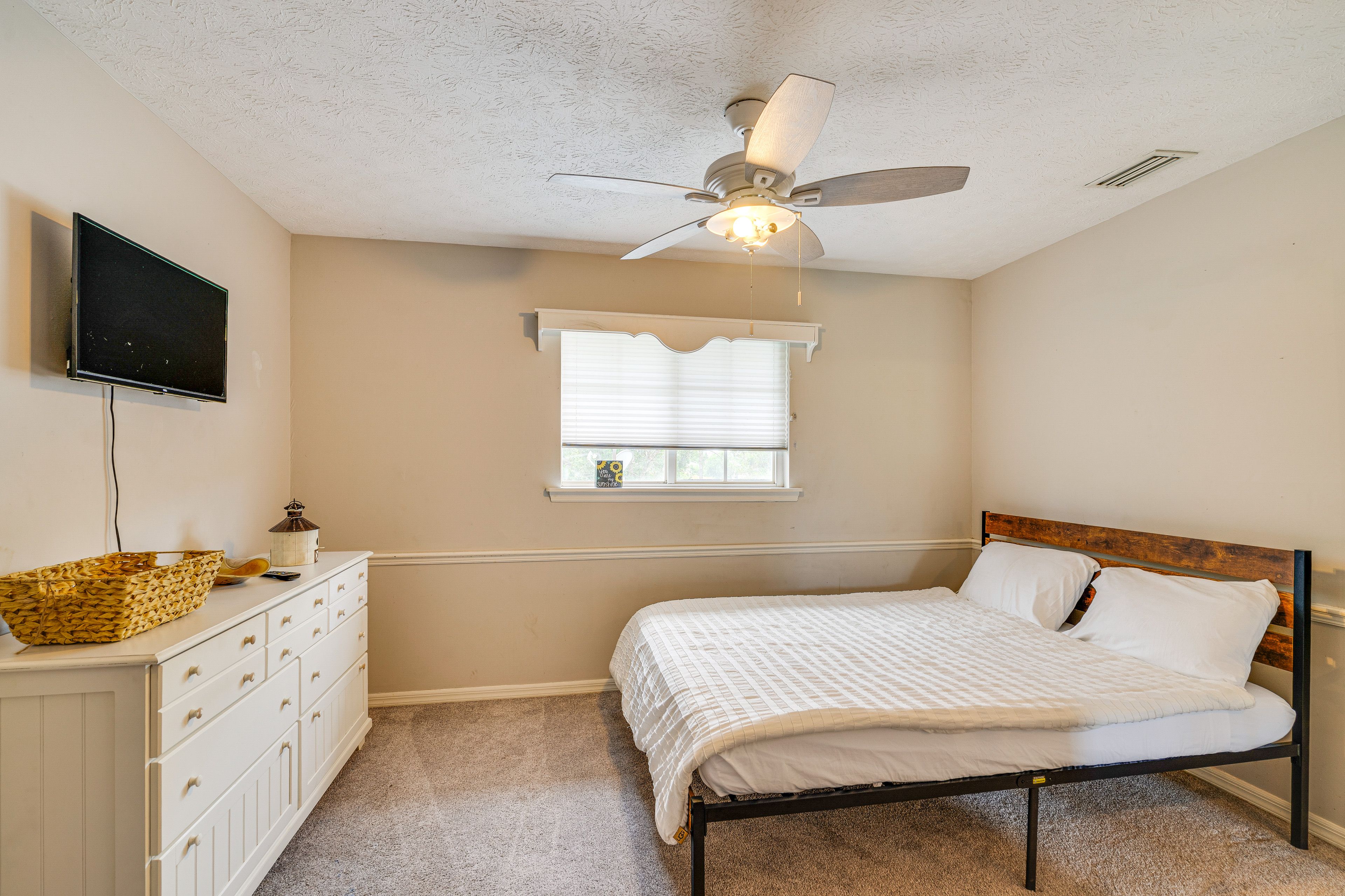 Bedroom 4 | 2nd Floor | Queen Bed