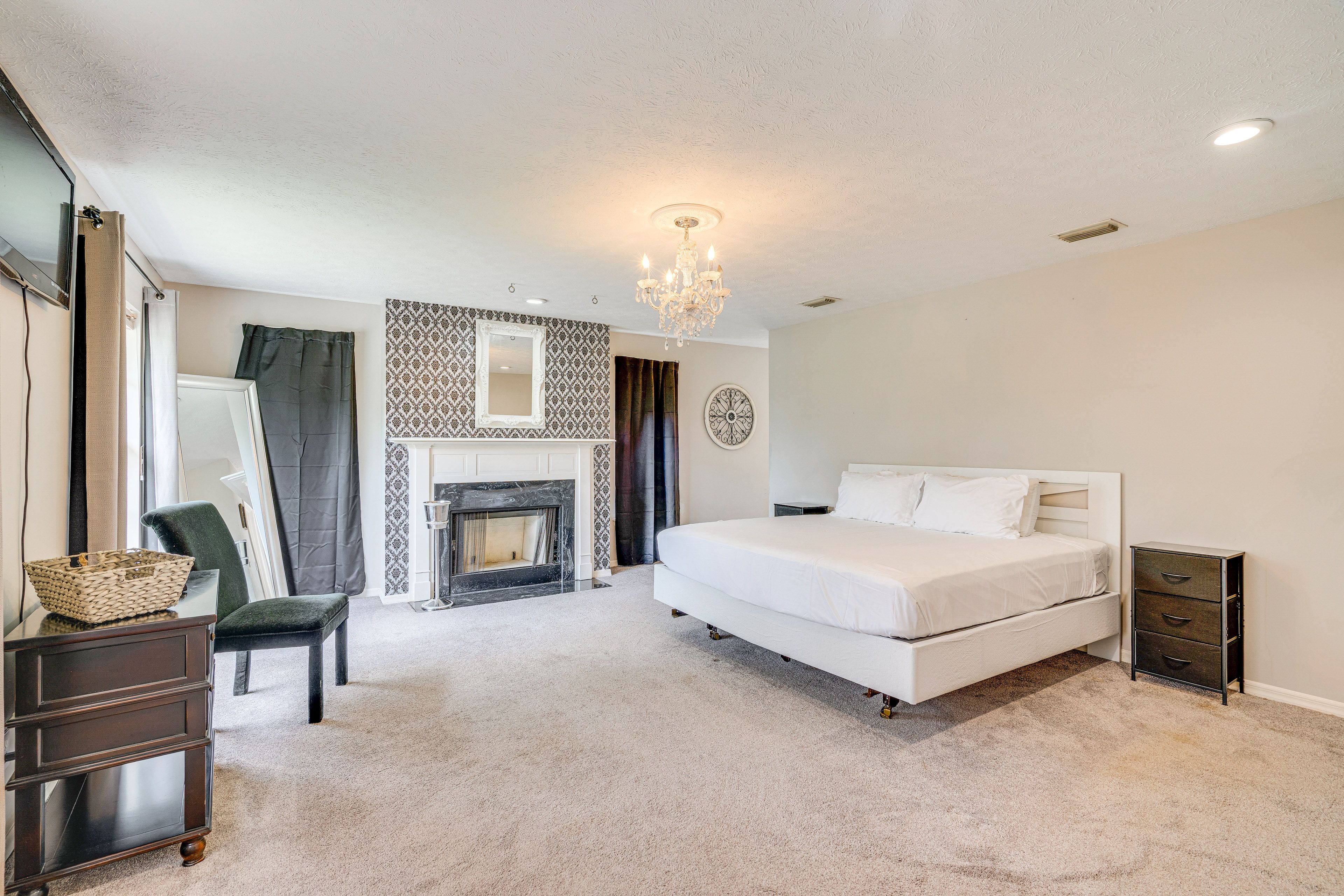 Bedroom 1 | 2nd Floor | King Bed | Linens Provided | En-Suite Bathroom