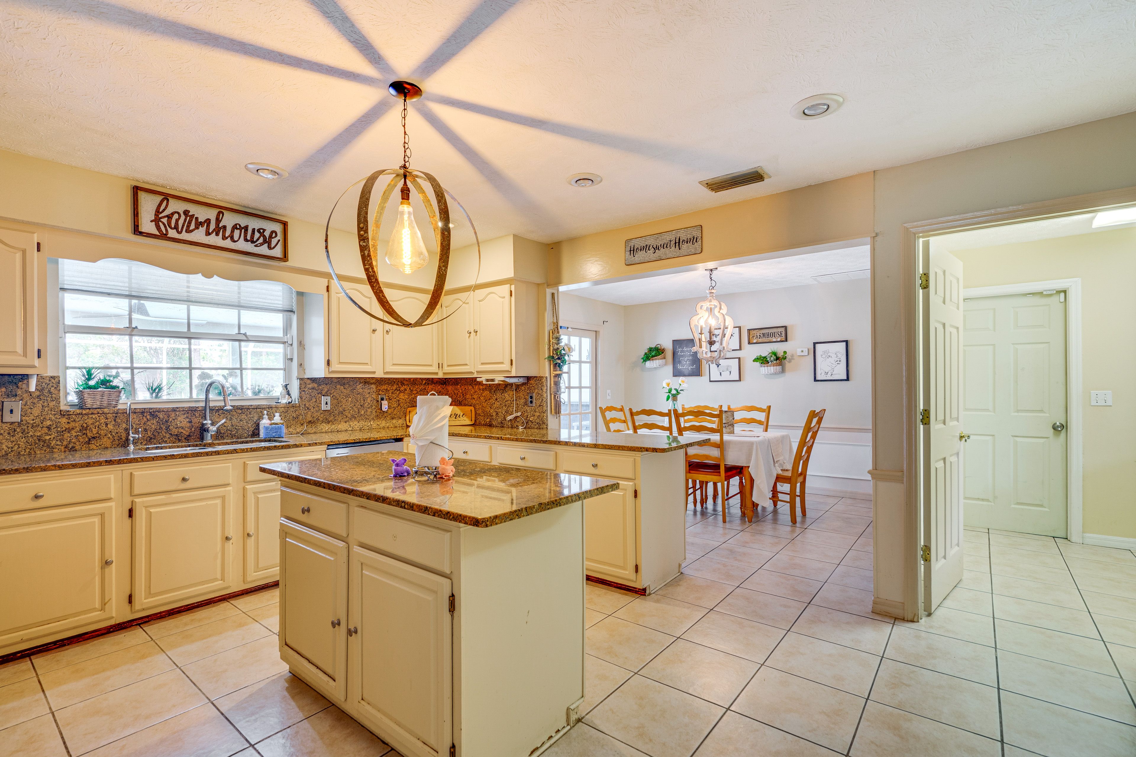 Kitchen | 1st Floor