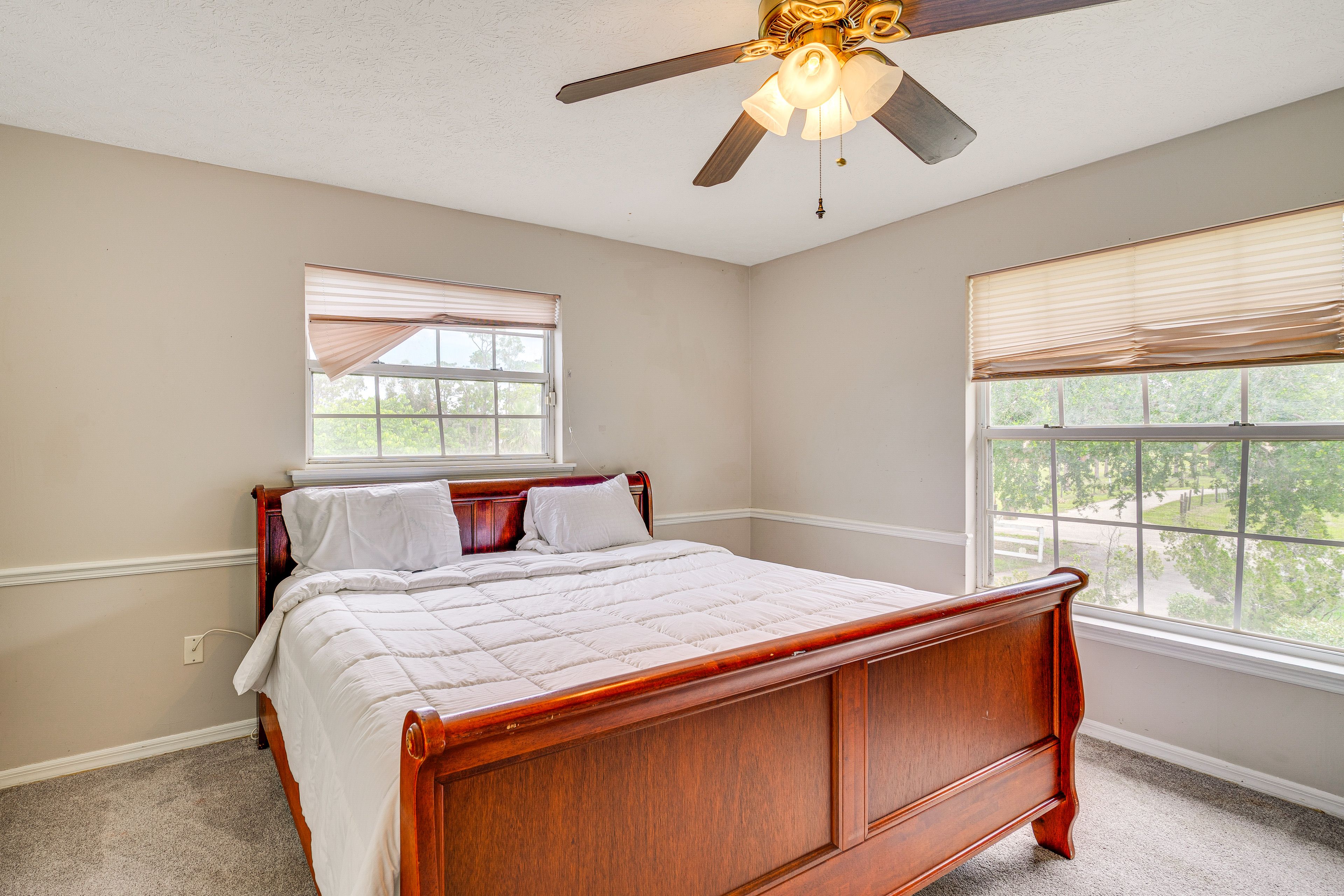 Bedroom 2 | 2nd Floor | Queen Bed | Desk
