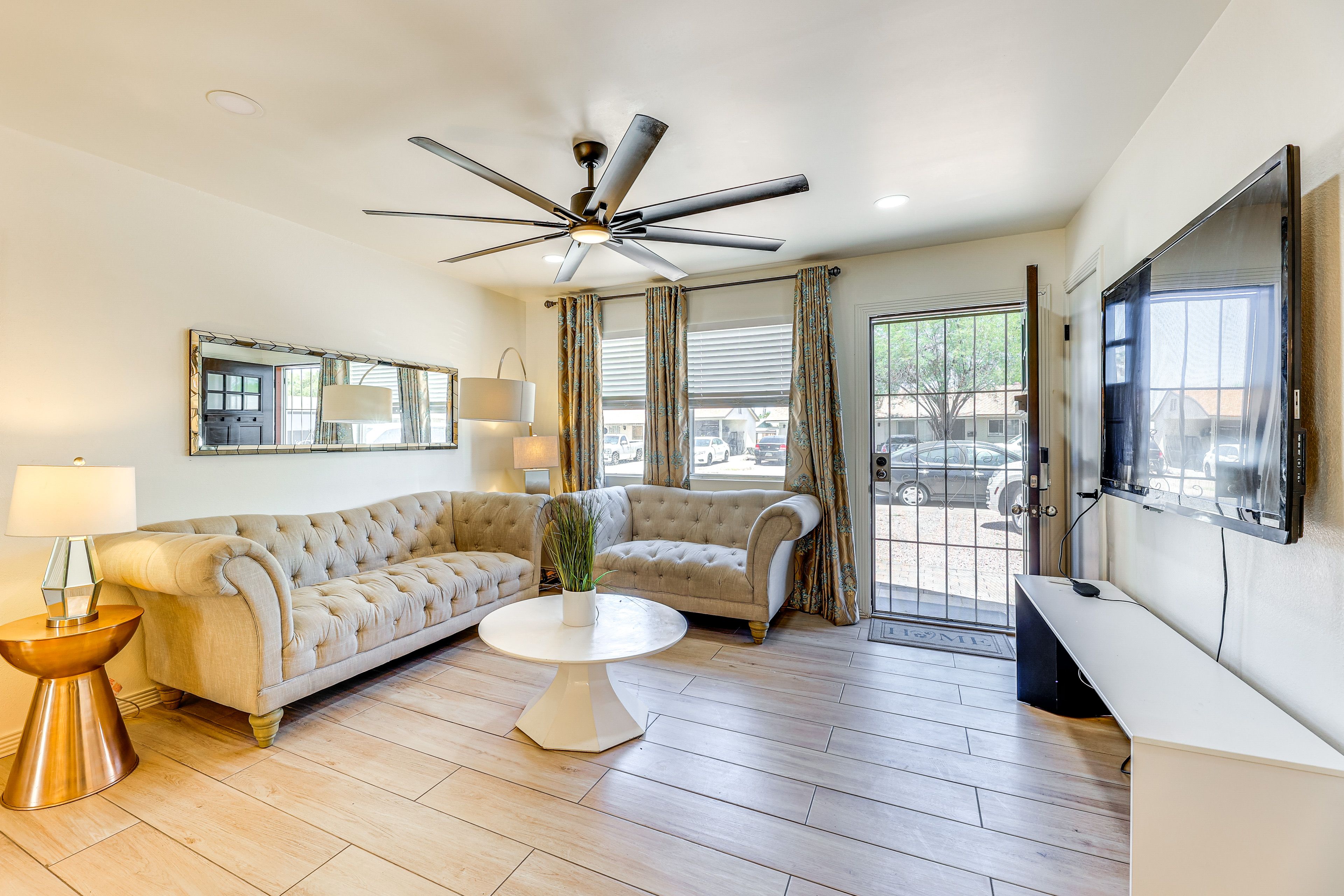 Mesa Vacation Rental | 5BR | 2BA | 1,400 Sq Ft | Step to Enter